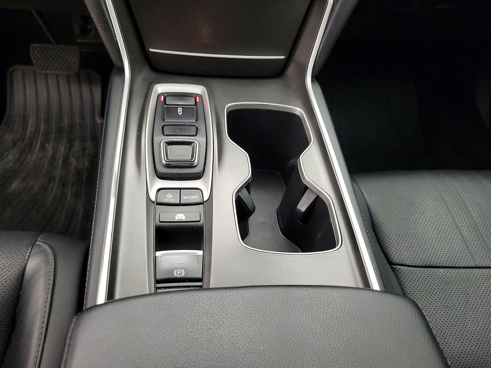 2018 Honda Accord Hybrid Touring - Photo 18