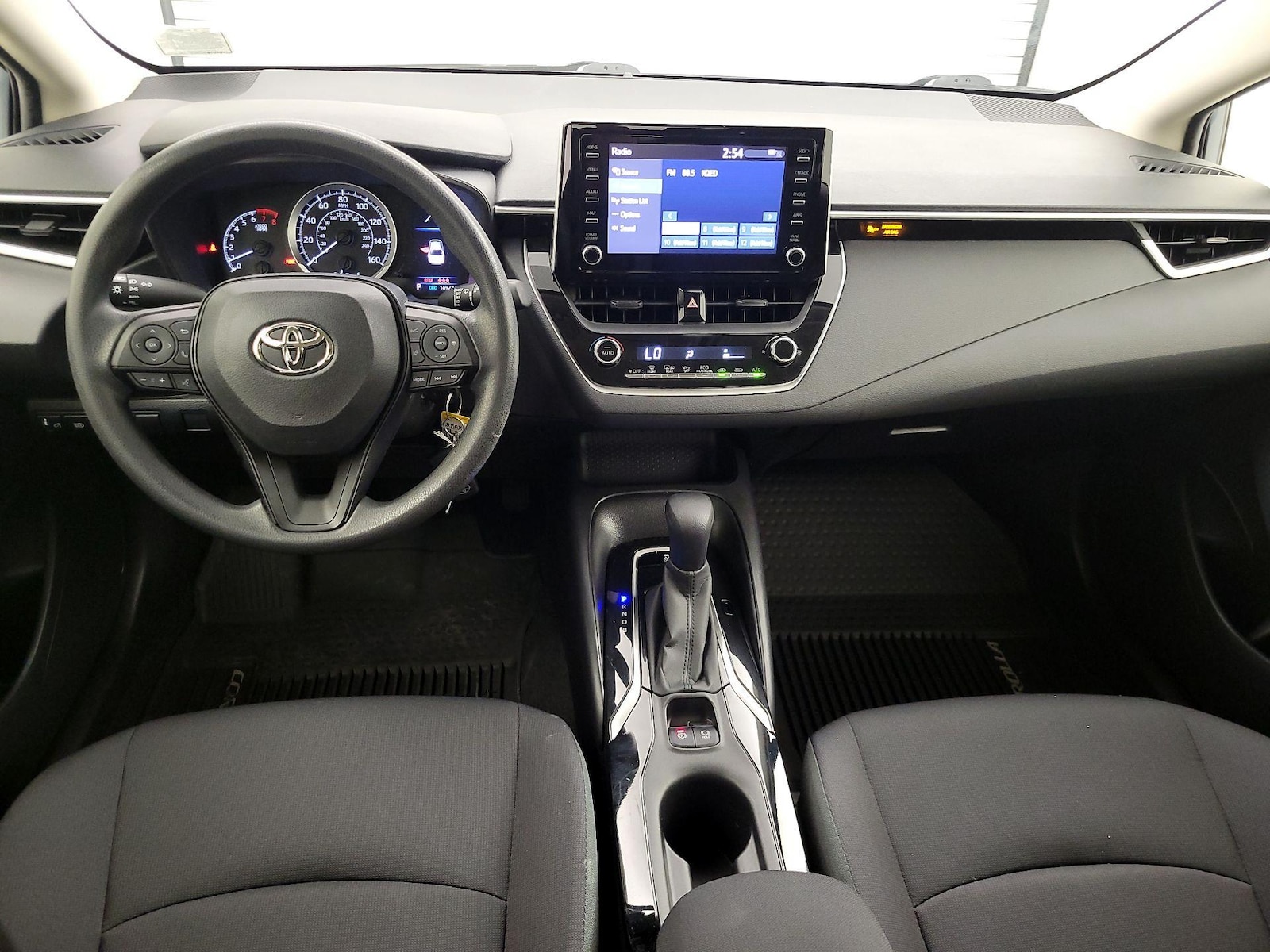 2020 Toyota Corolla LE - Photo 10