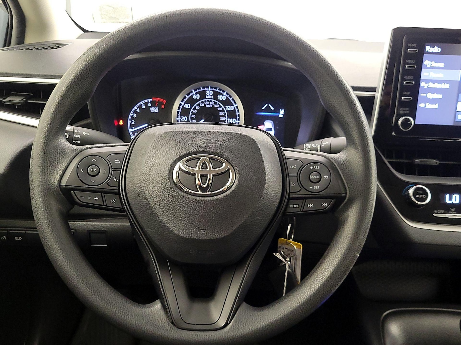 2020 Toyota Corolla LE - Photo 11