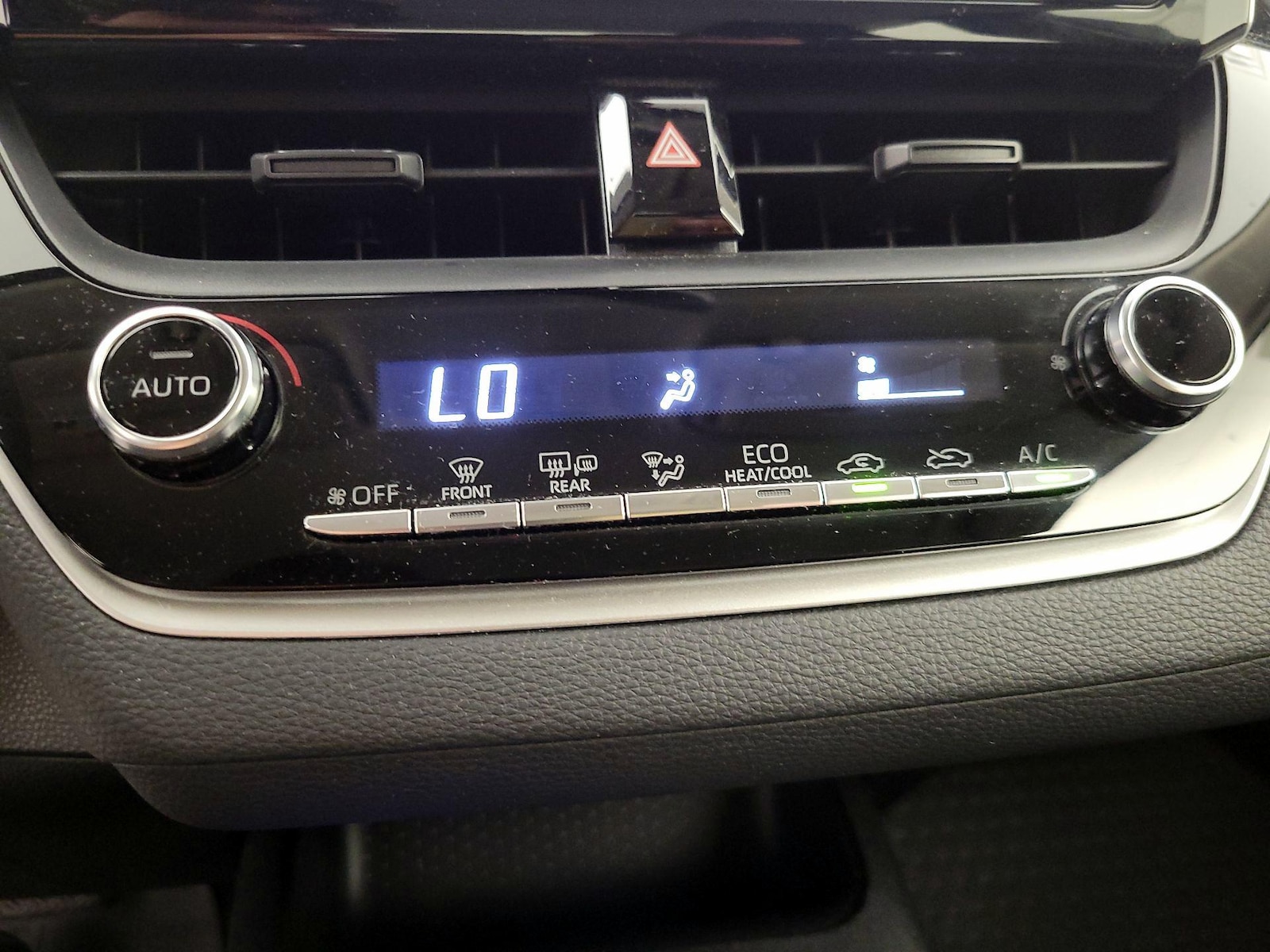 2020 Toyota Corolla LE - Photo 17