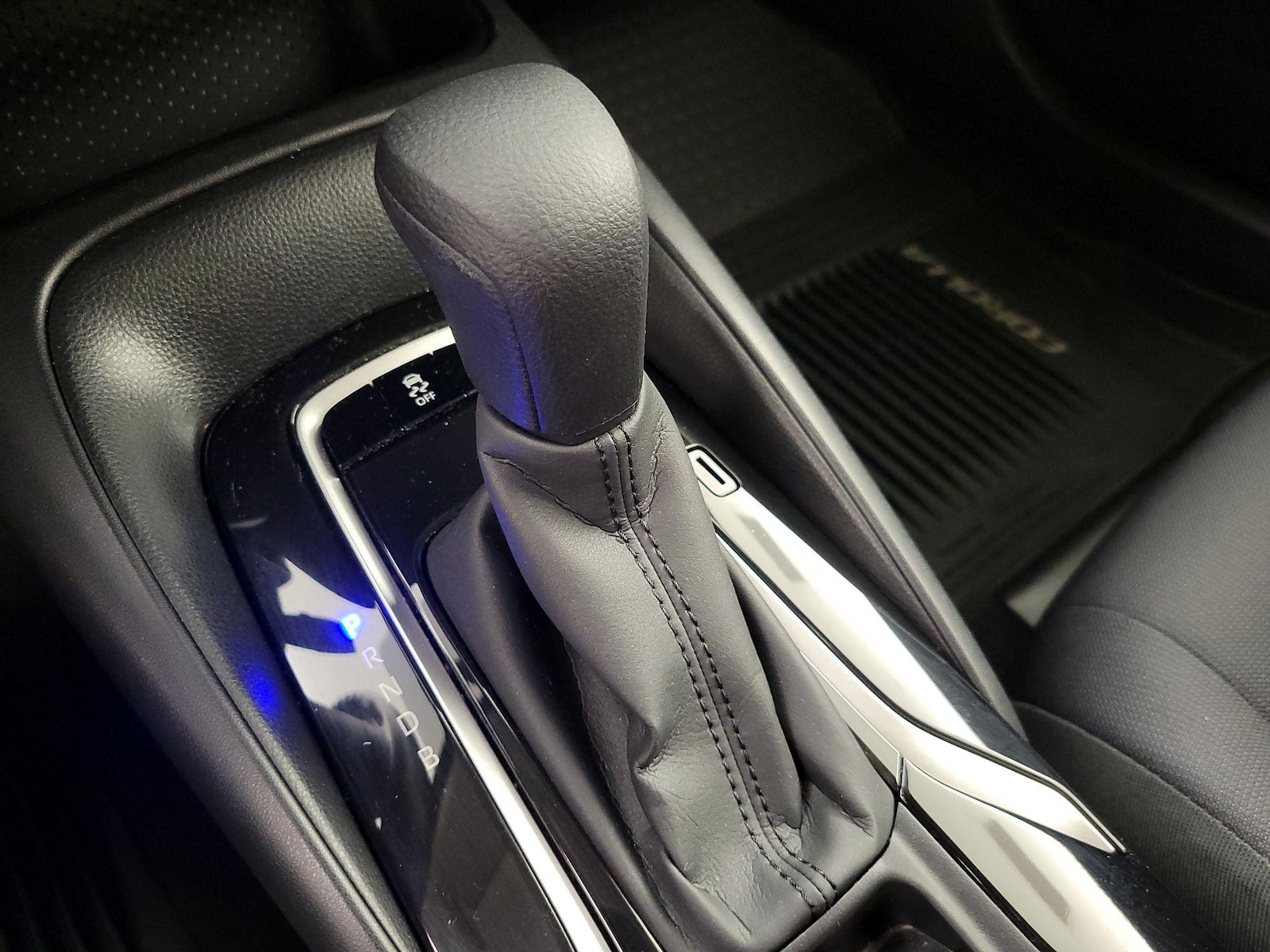 2020 Toyota Corolla LE - Photo 18