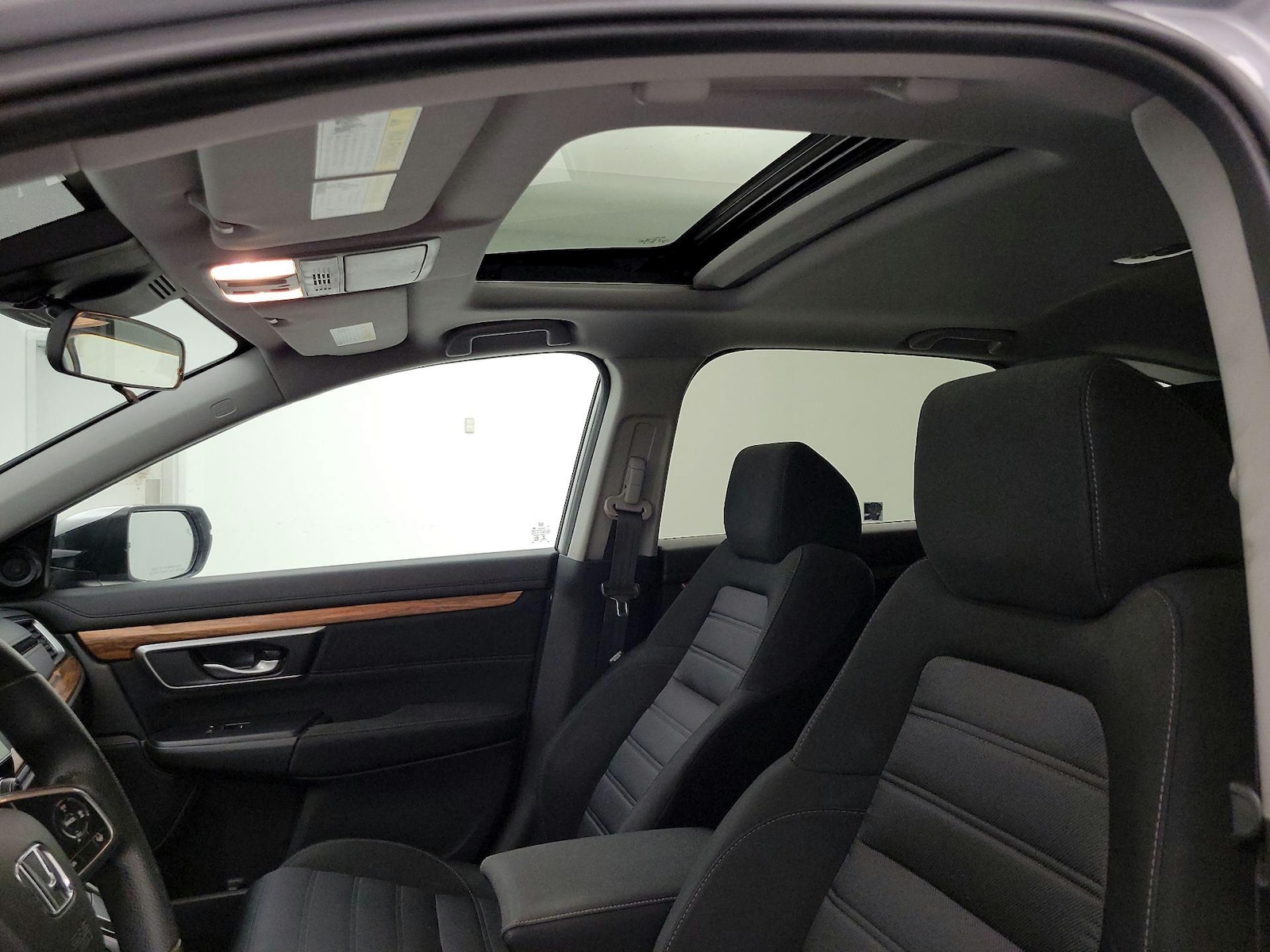 Sunroof(s) & Overhead Airbags