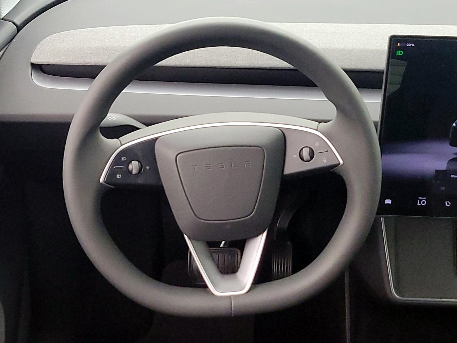 2026 Tesla Model Y Standard - Photo 11