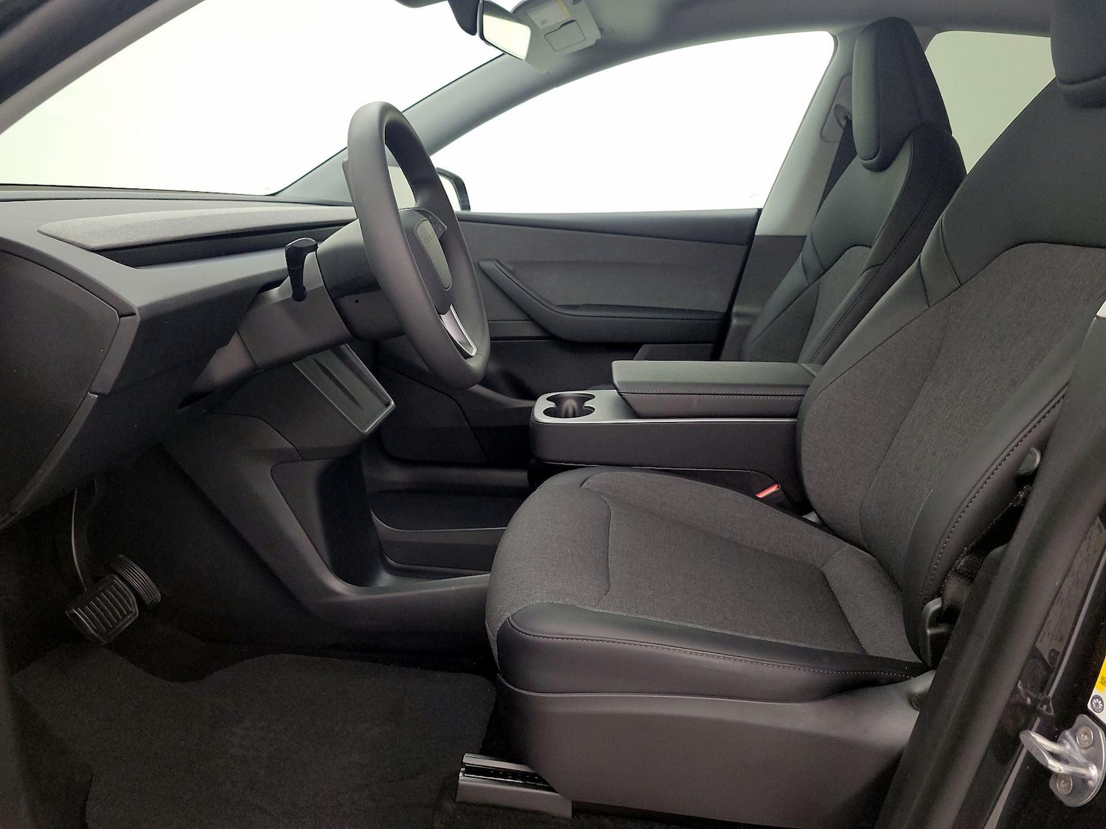 2026 Tesla Model Y Standard - Photo 12