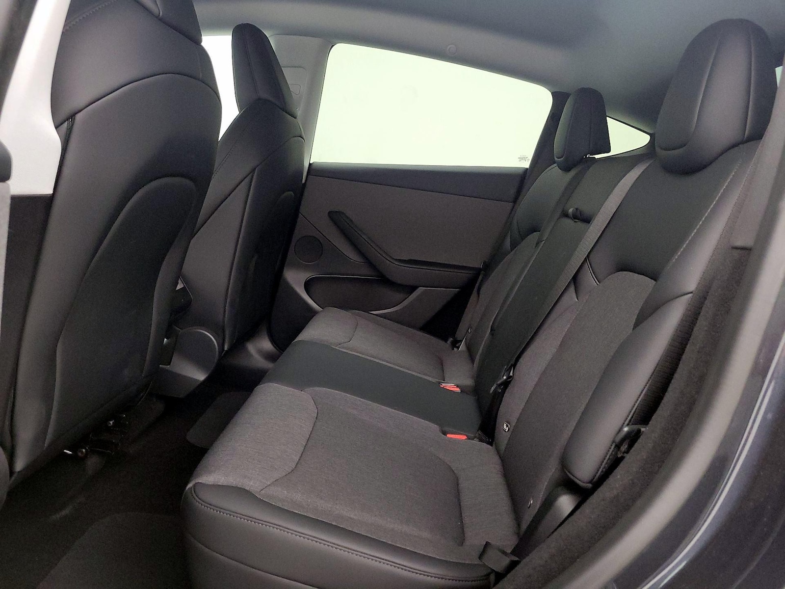 2026 Tesla Model Y Standard - Photo 17