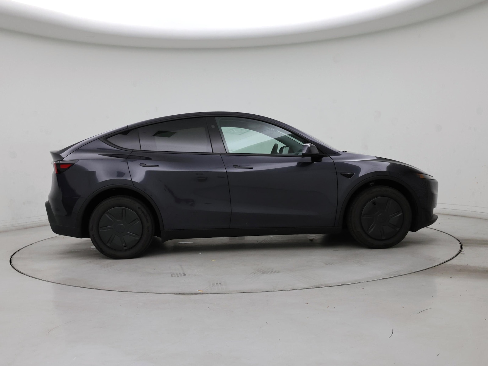 2026 Tesla Model Y Standard - Photo 8