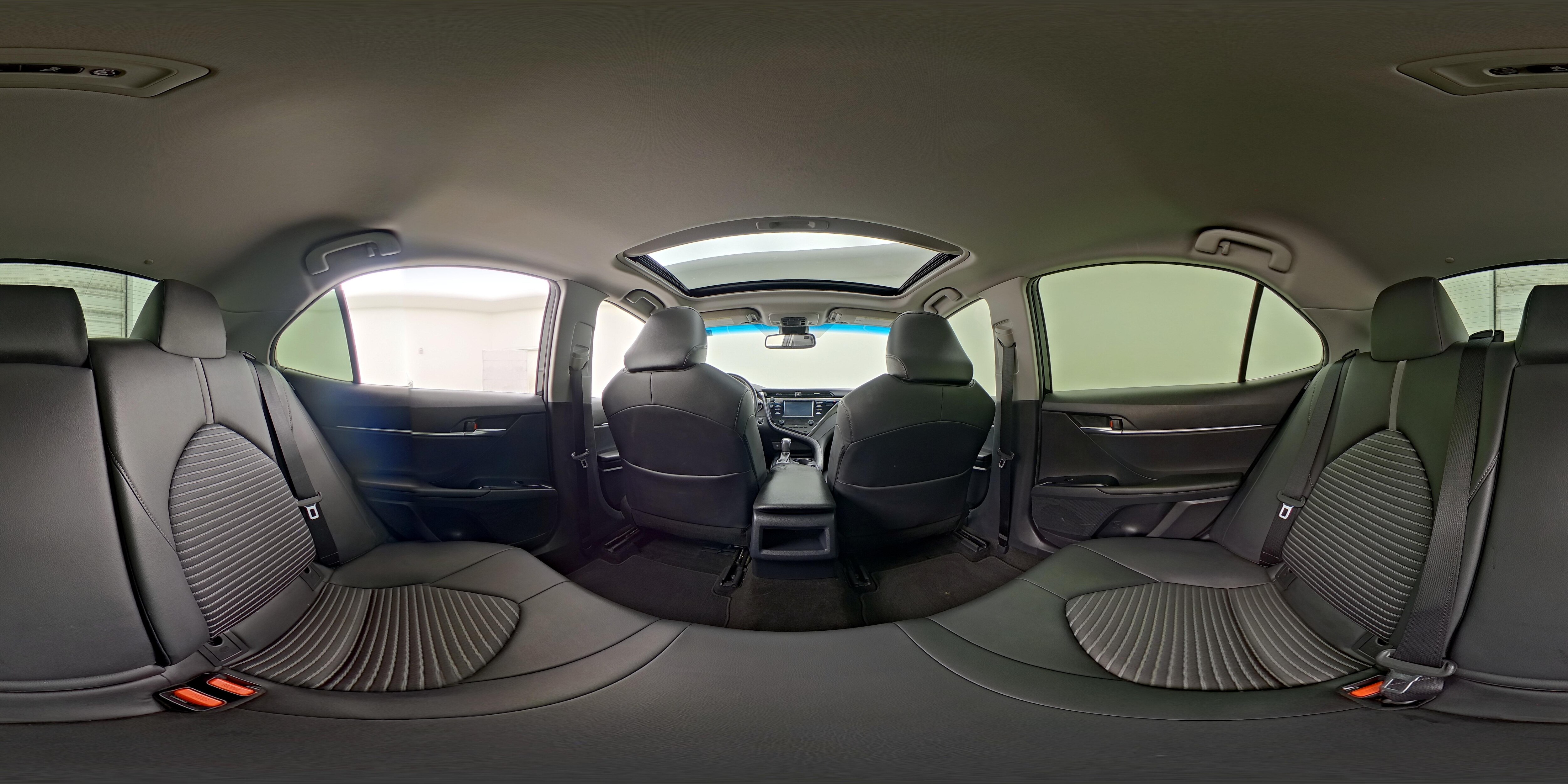 2018 Toyota Camry SE - Photo 26