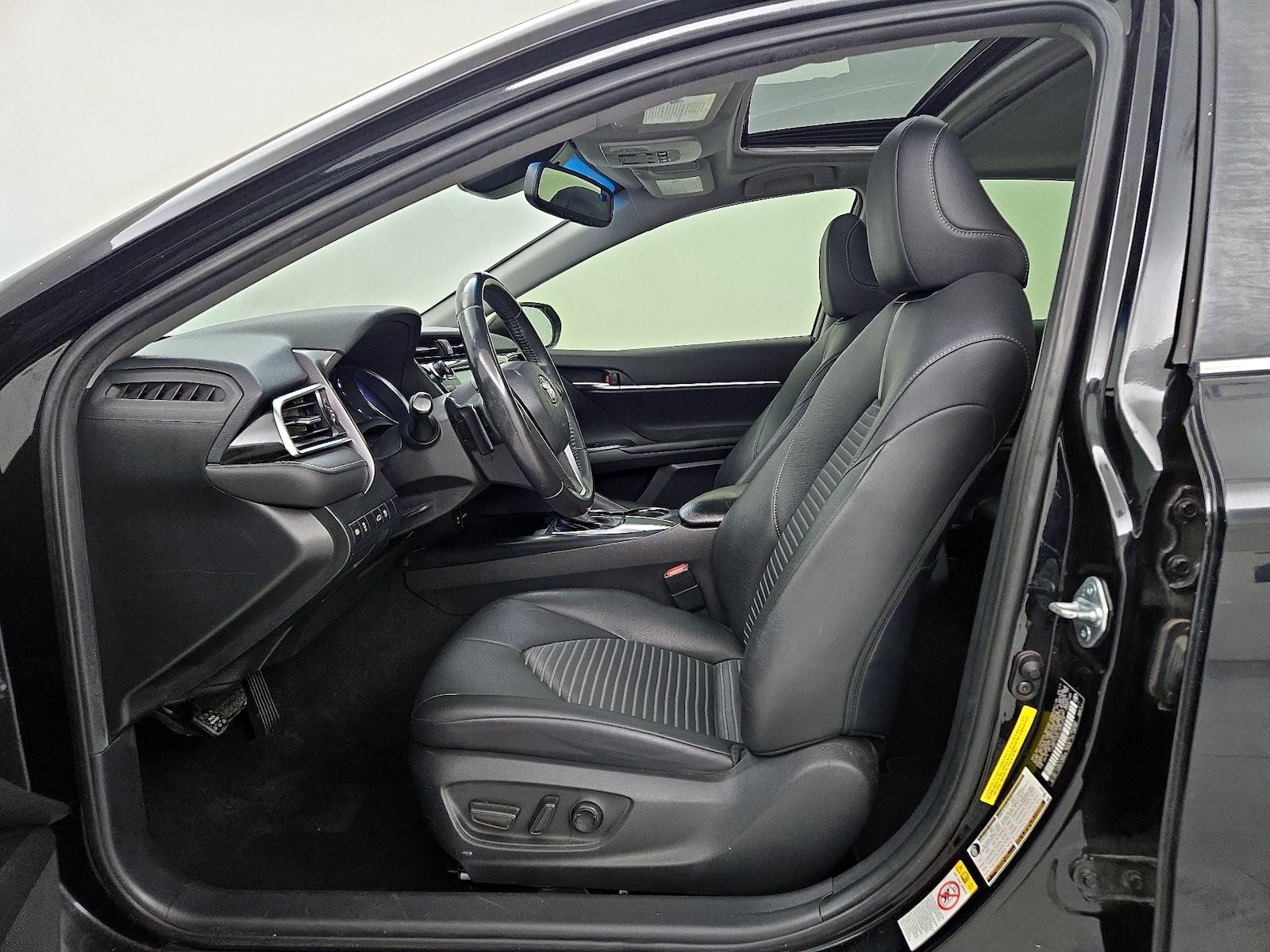 2018 Toyota Camry SE - Photo 12