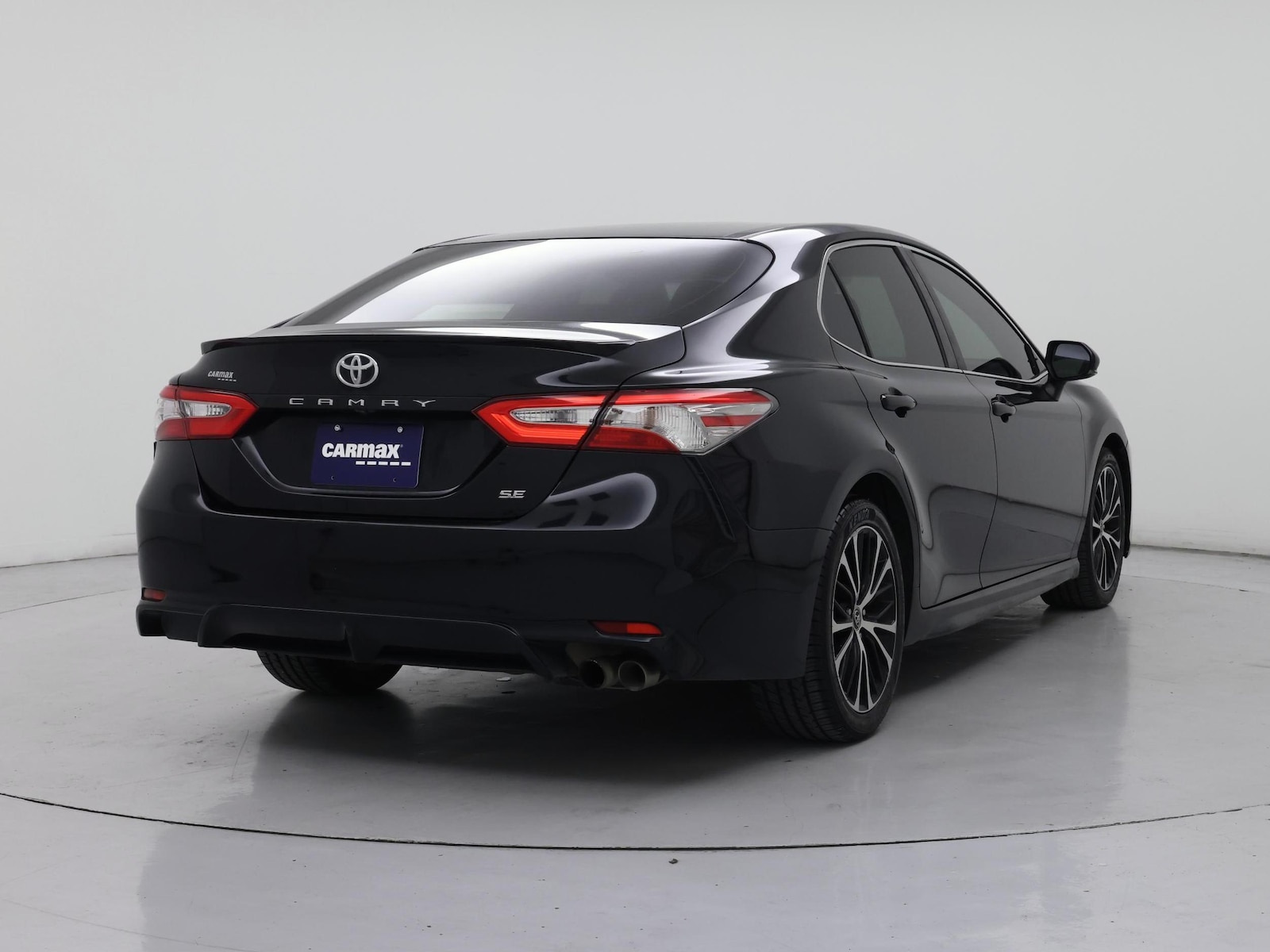 2018 Toyota Camry SE - Photo 9
