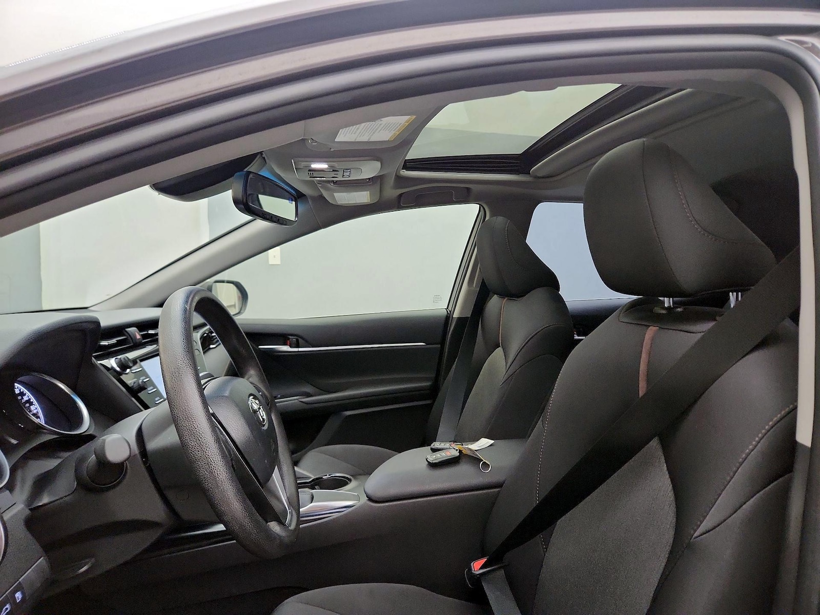 Sunroof(s) & Overhead Airbags