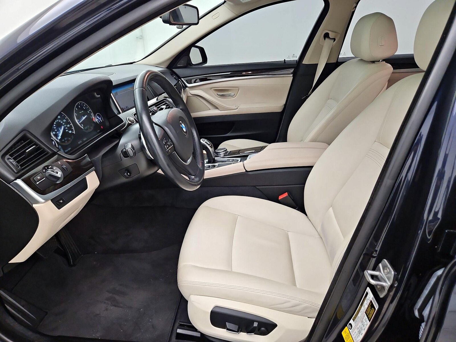 Power Seat(s) & Leather Seats