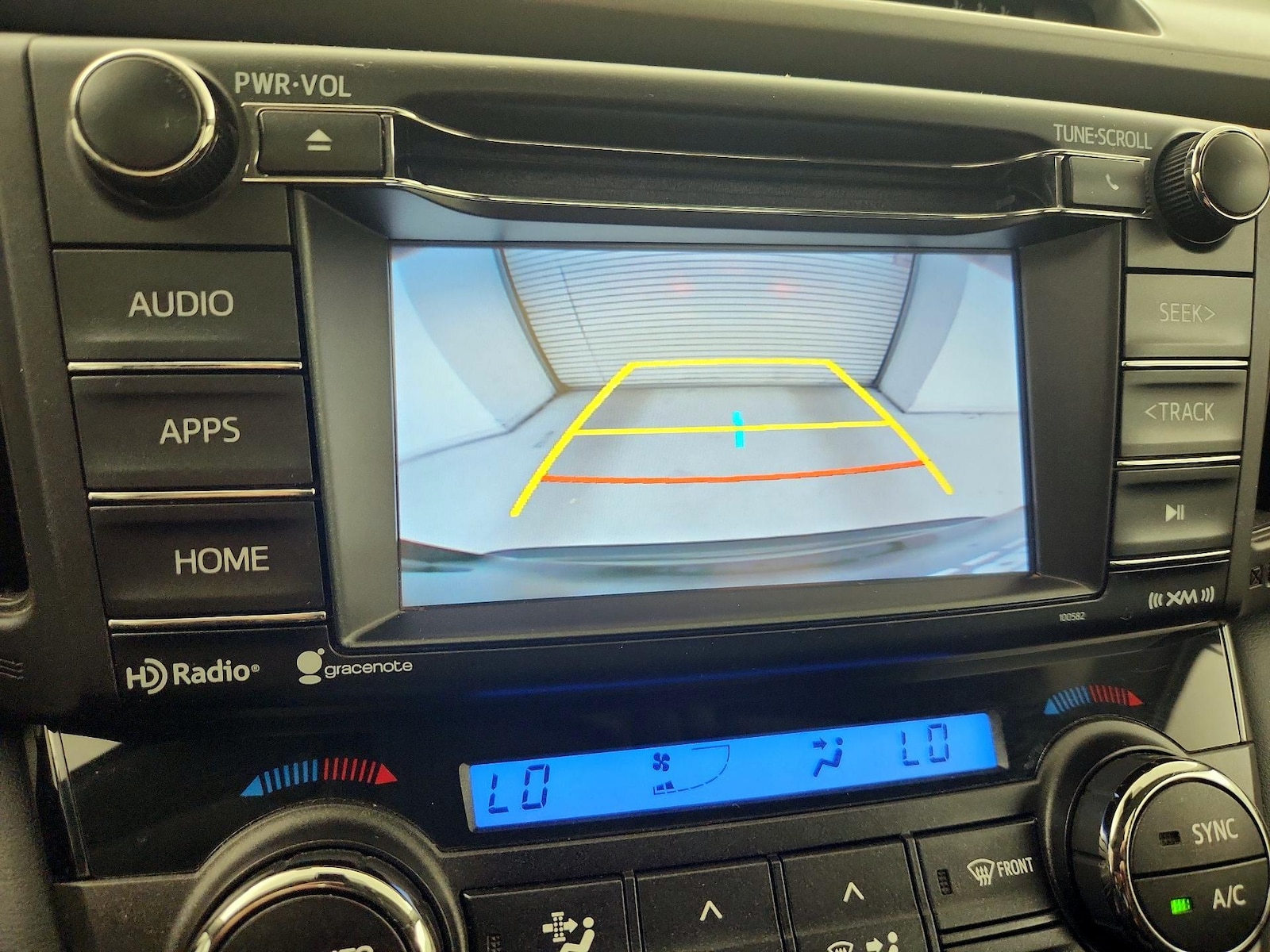 2018 Toyota RAV4 XLE - Photo 13