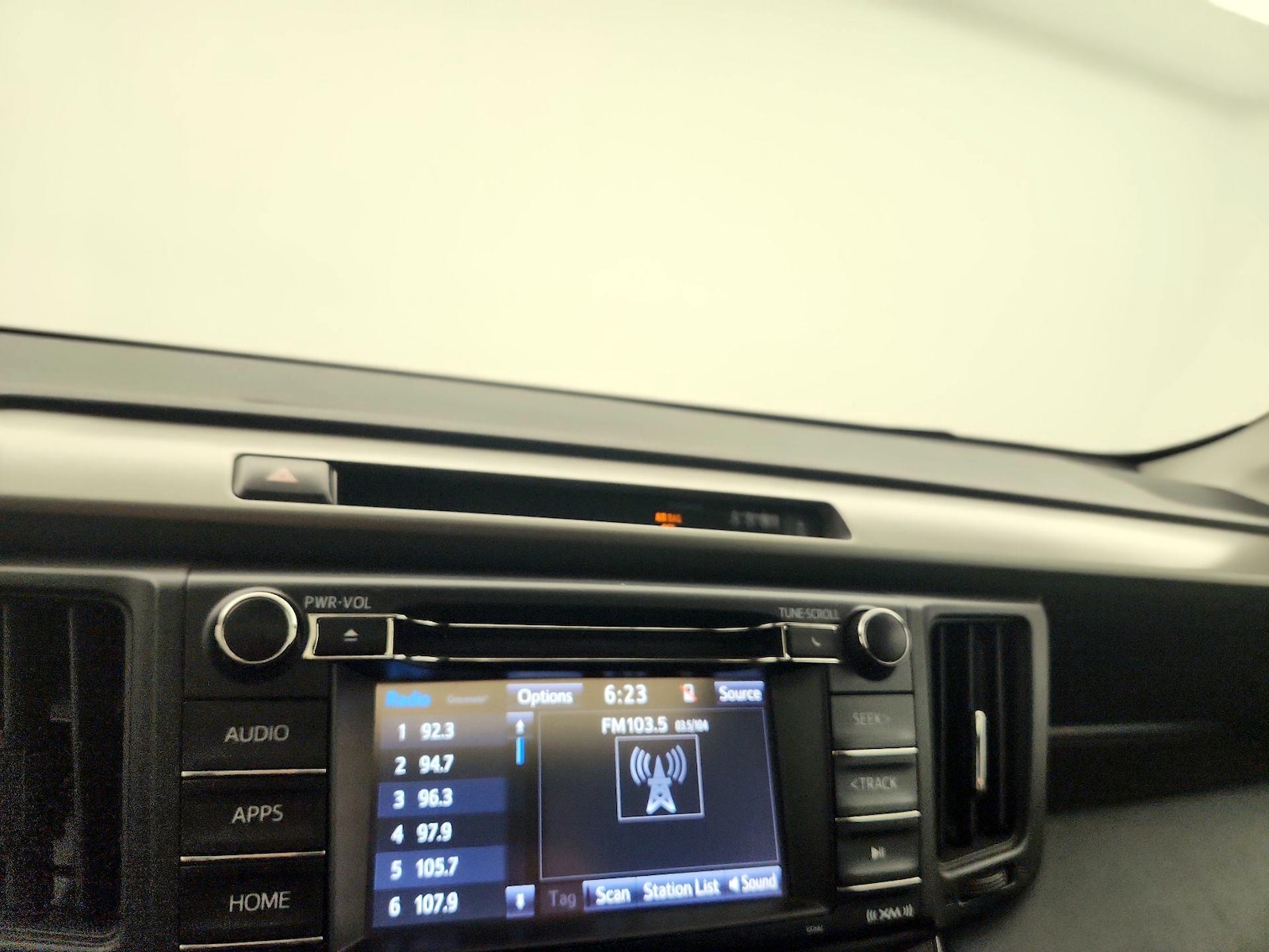 2018 Toyota RAV4 XLE - Photo 14