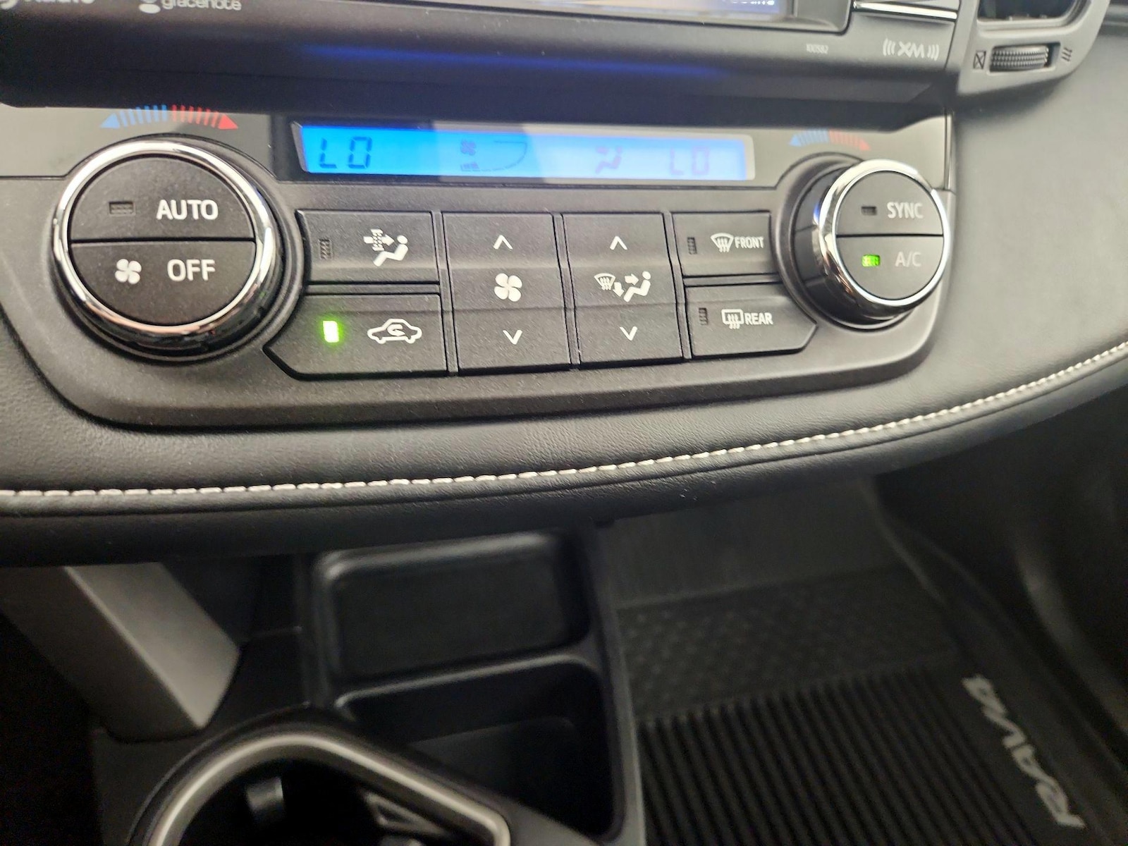 2018 Toyota RAV4 XLE - Photo 15