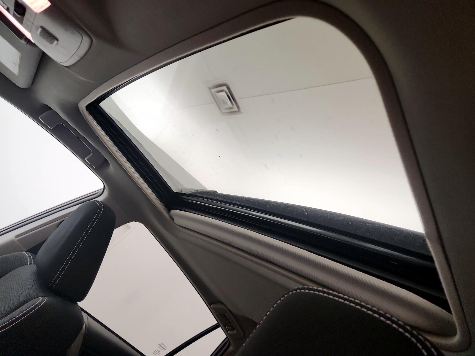 2018 Toyota RAV4 XLE - Photo 18