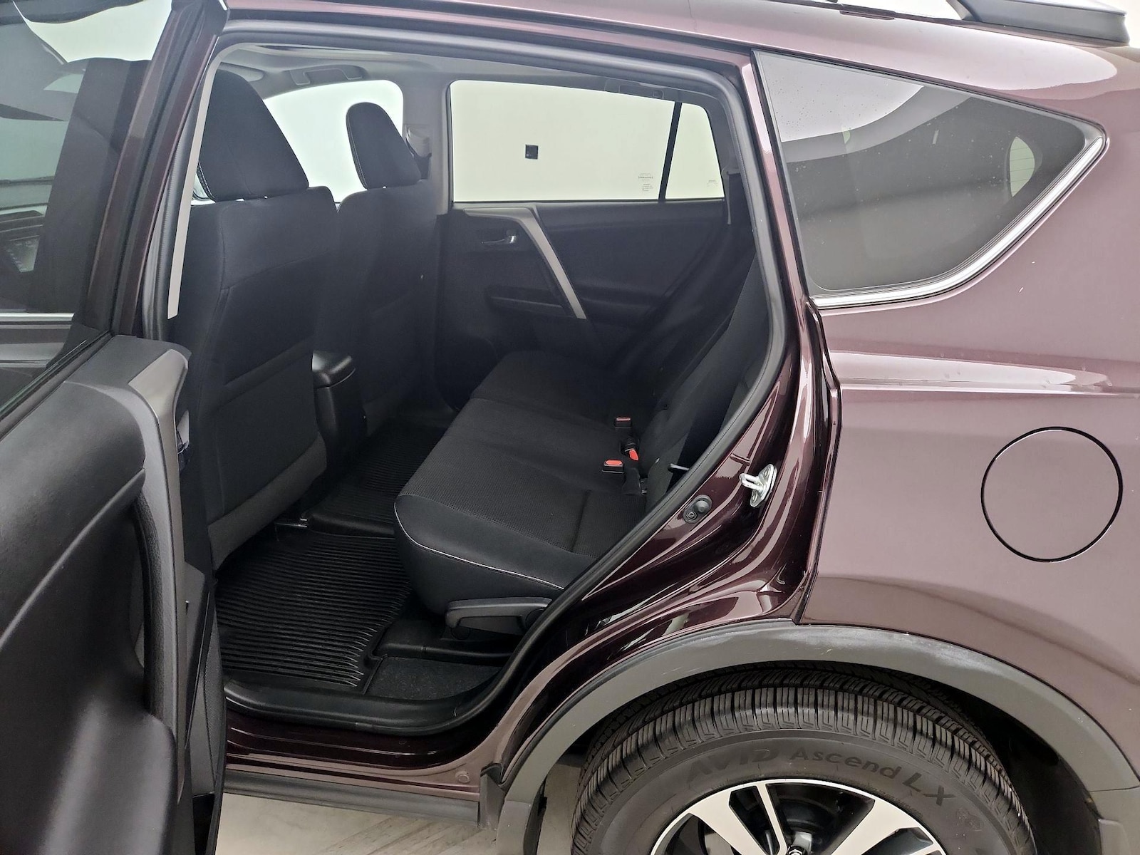 2018 Toyota RAV4 XLE - Photo 19