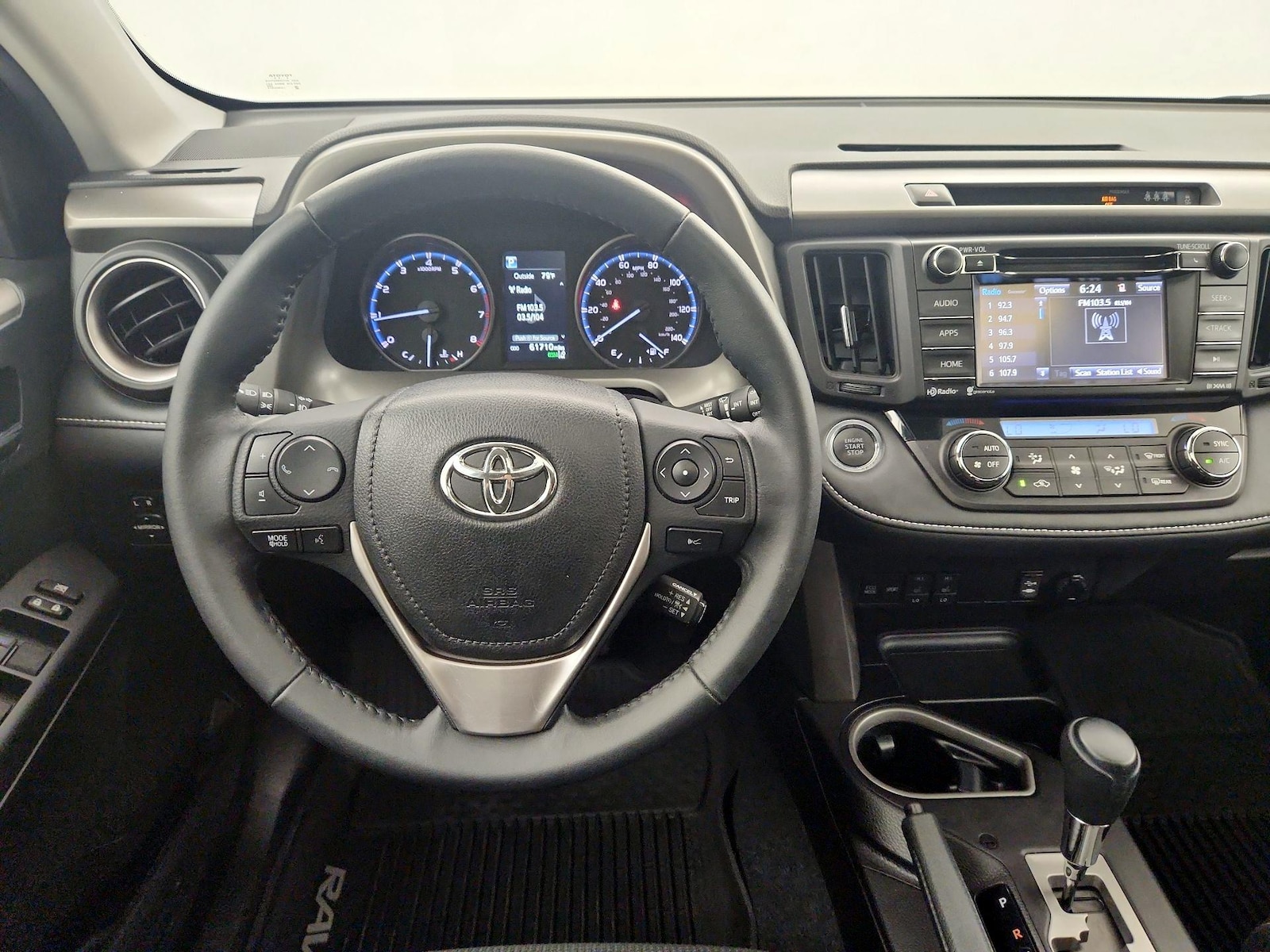 2018 Toyota RAV4 XLE - Photo 9