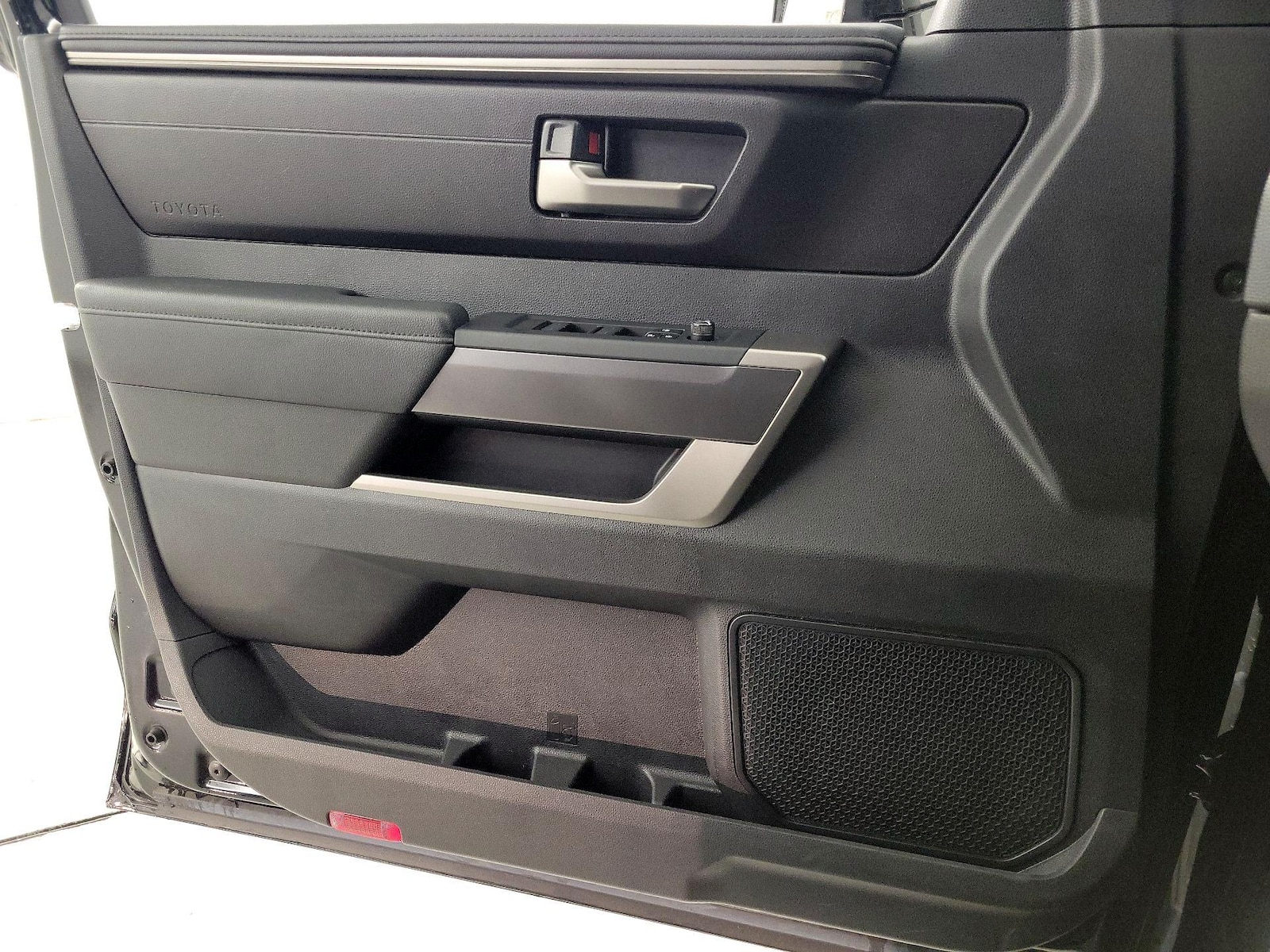 2025 Toyota Tundra SR5 - Photo 13