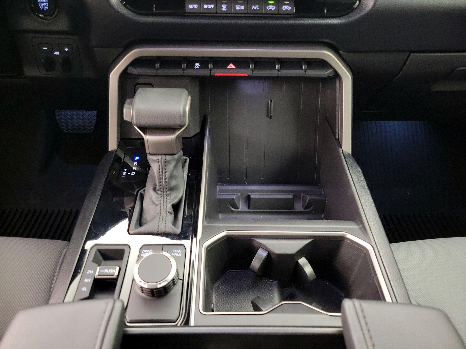 2025 Toyota Tundra SR5 - Photo 18
