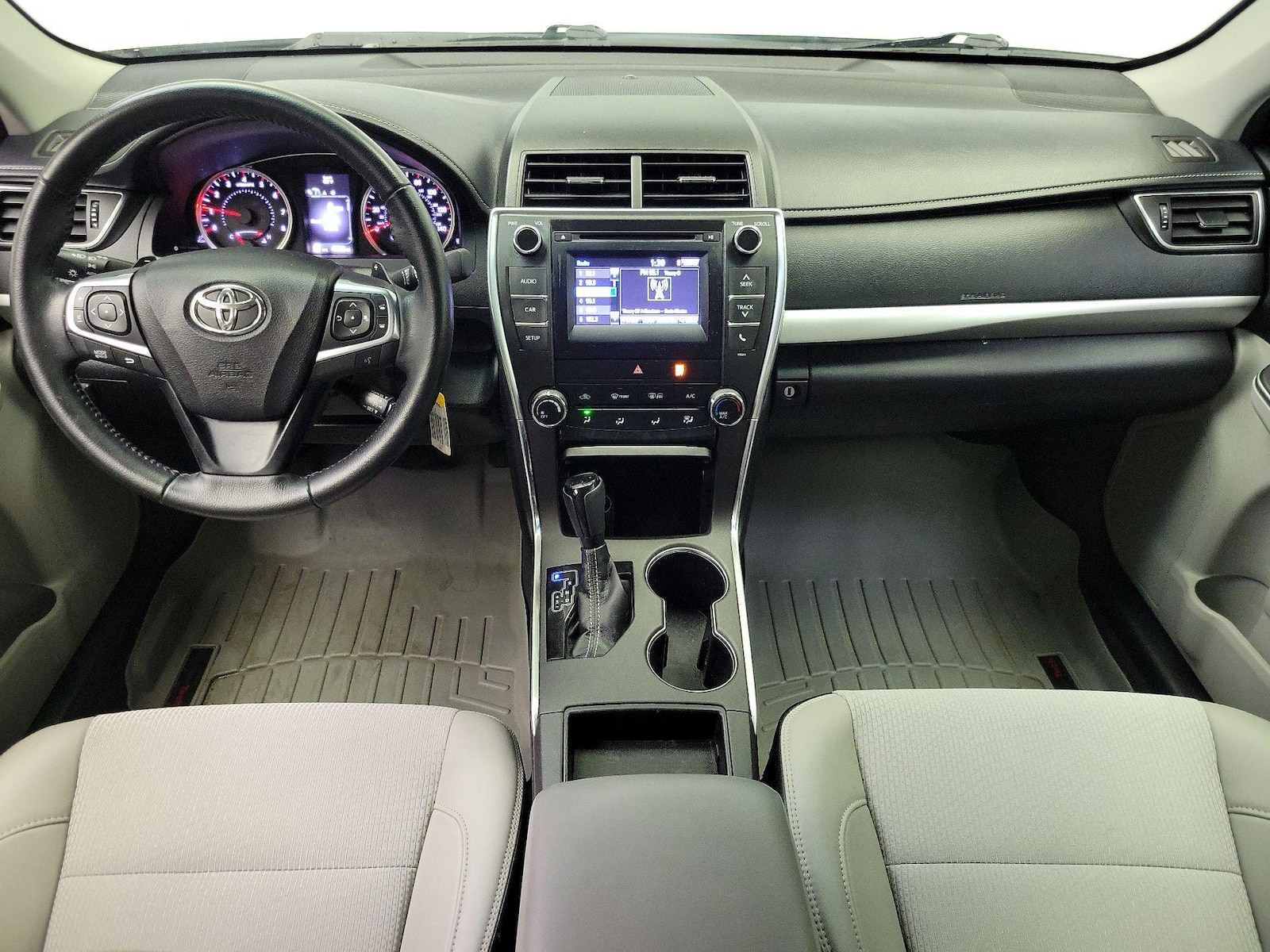 2016 Toyota Camry Special Edition - Photo 10