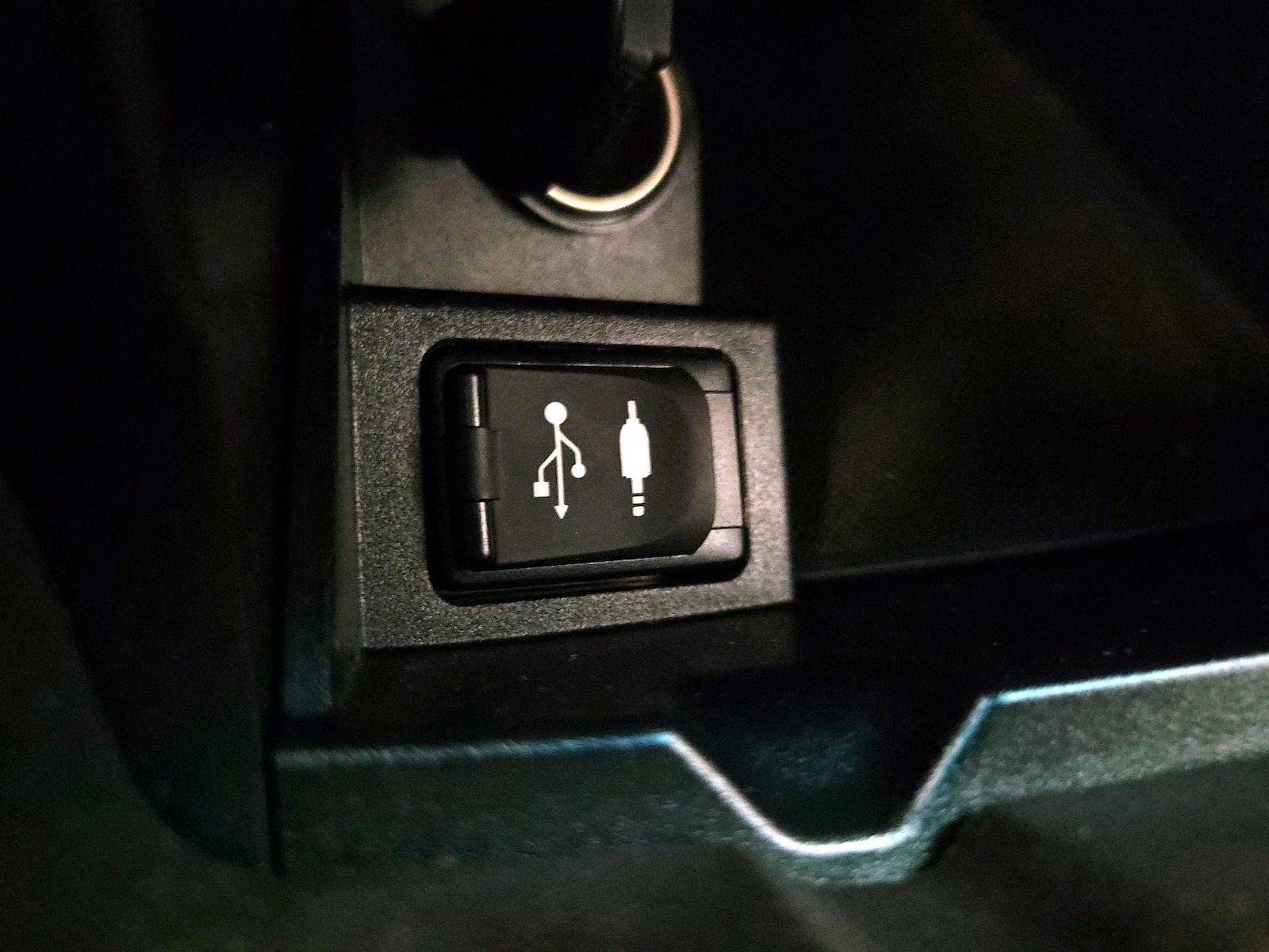 2016 Toyota Camry Special Edition - Photo 18