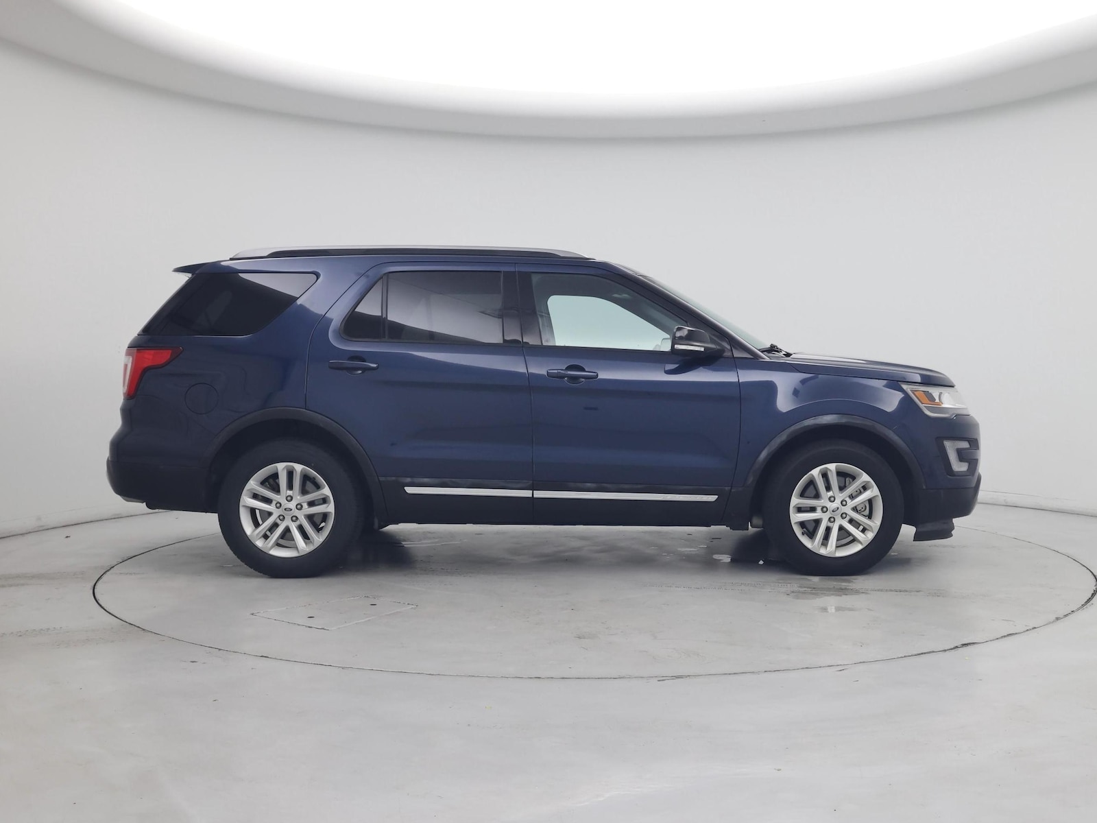 2017 Ford Explorer XLT - Photo 8