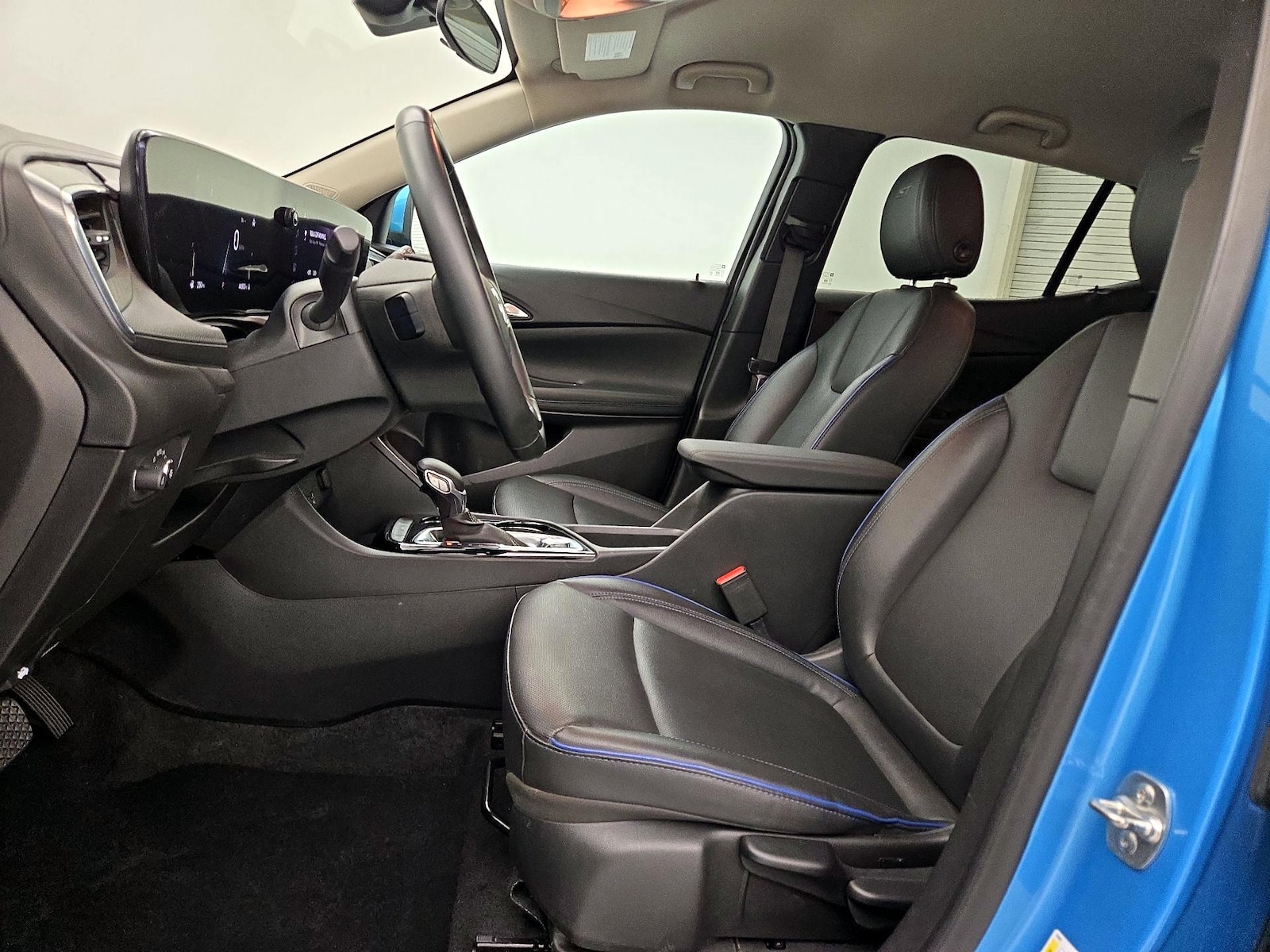Side Airbags & Leatherette Seats