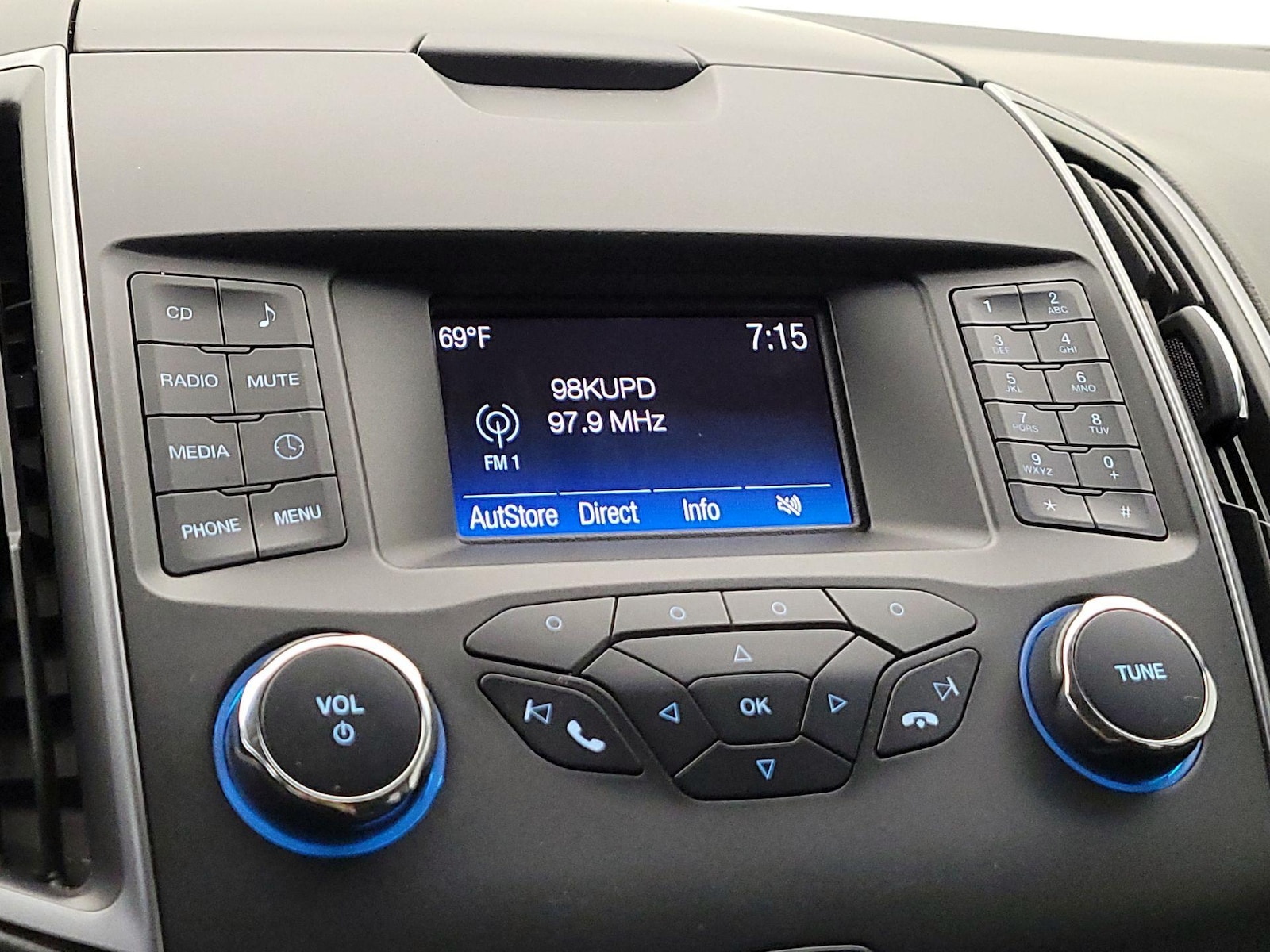 2018 Ford Edge SE - Photo 16
