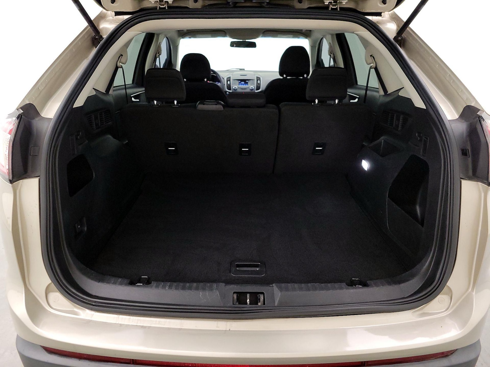 2018 Ford Edge SE - Photo 21