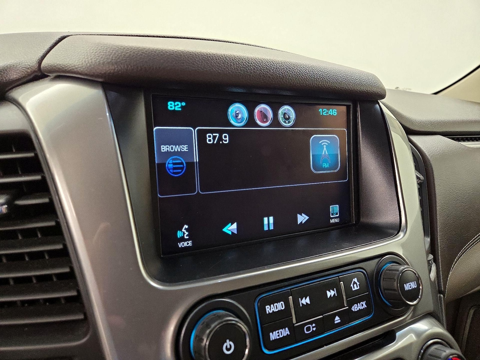 2015 Chevrolet Tahoe LTZ - Photo 16
