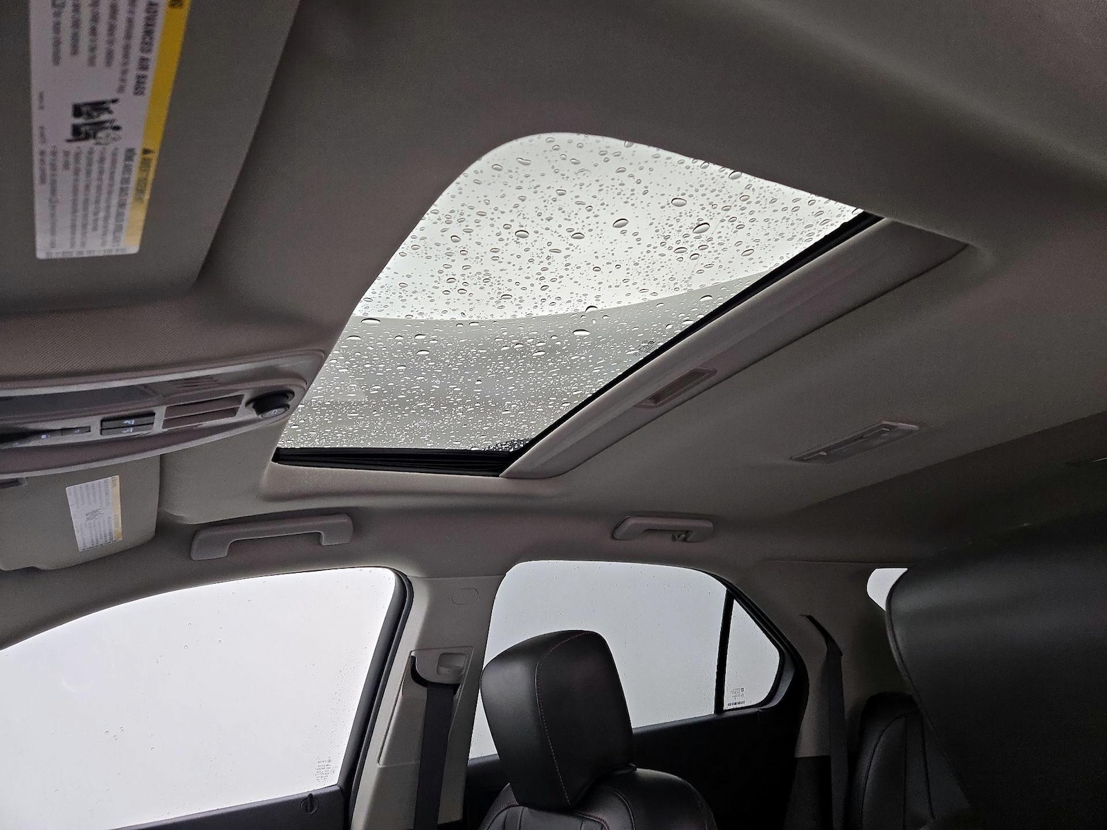 Sunroof(s) & Overhead Airbags