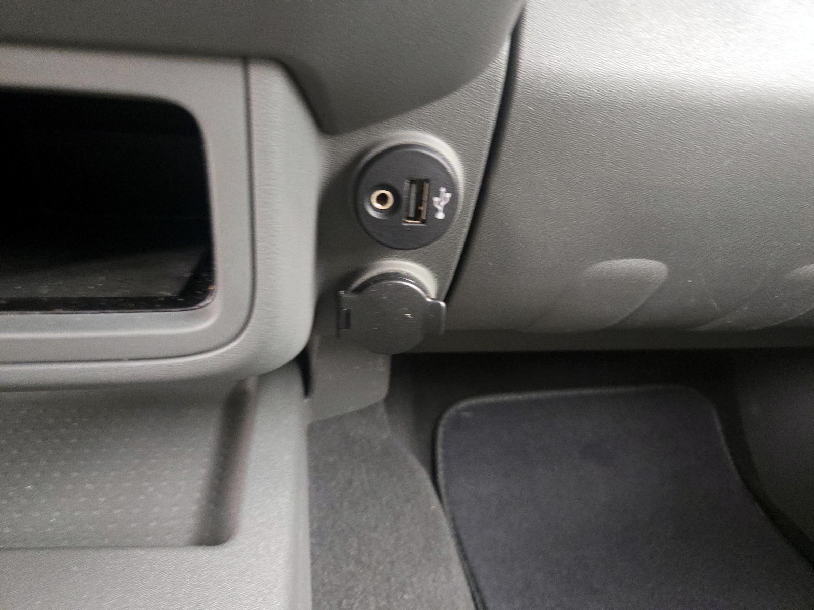 2021 Nissan Frontier SV - Photo 19