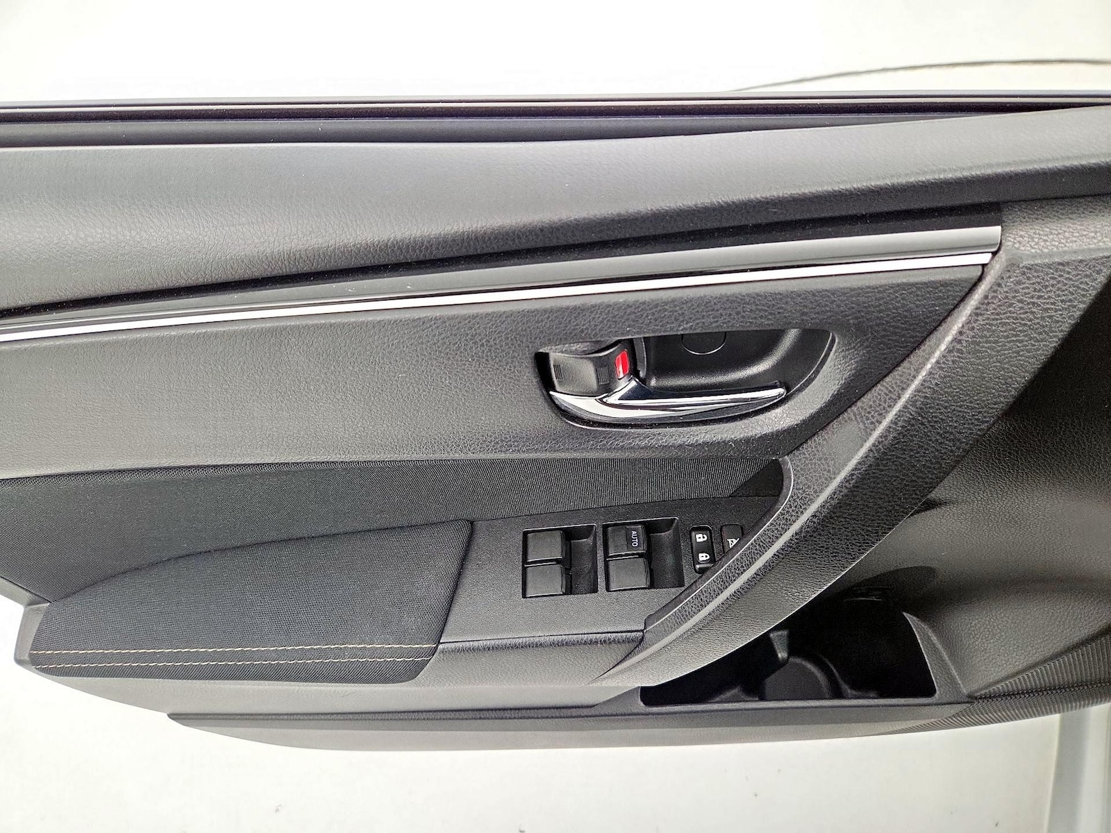 2019 Toyota Corolla LE - Photo 13