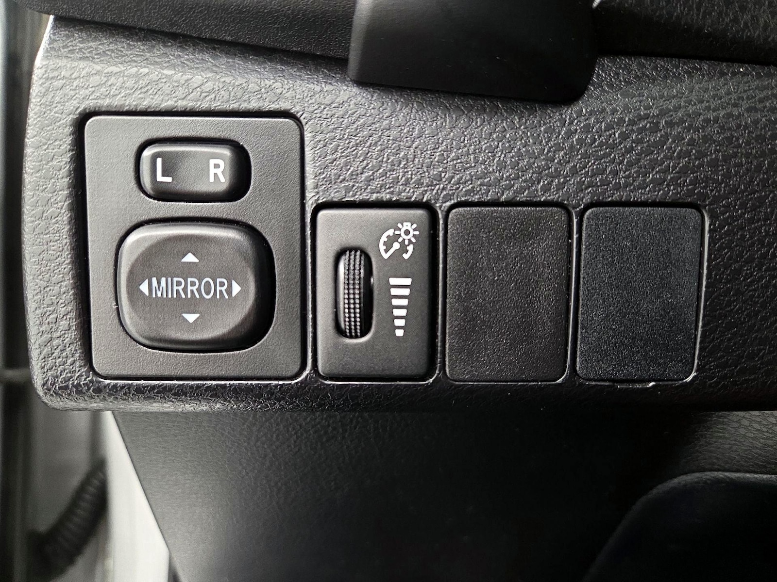 2019 Toyota Corolla LE - Photo 14