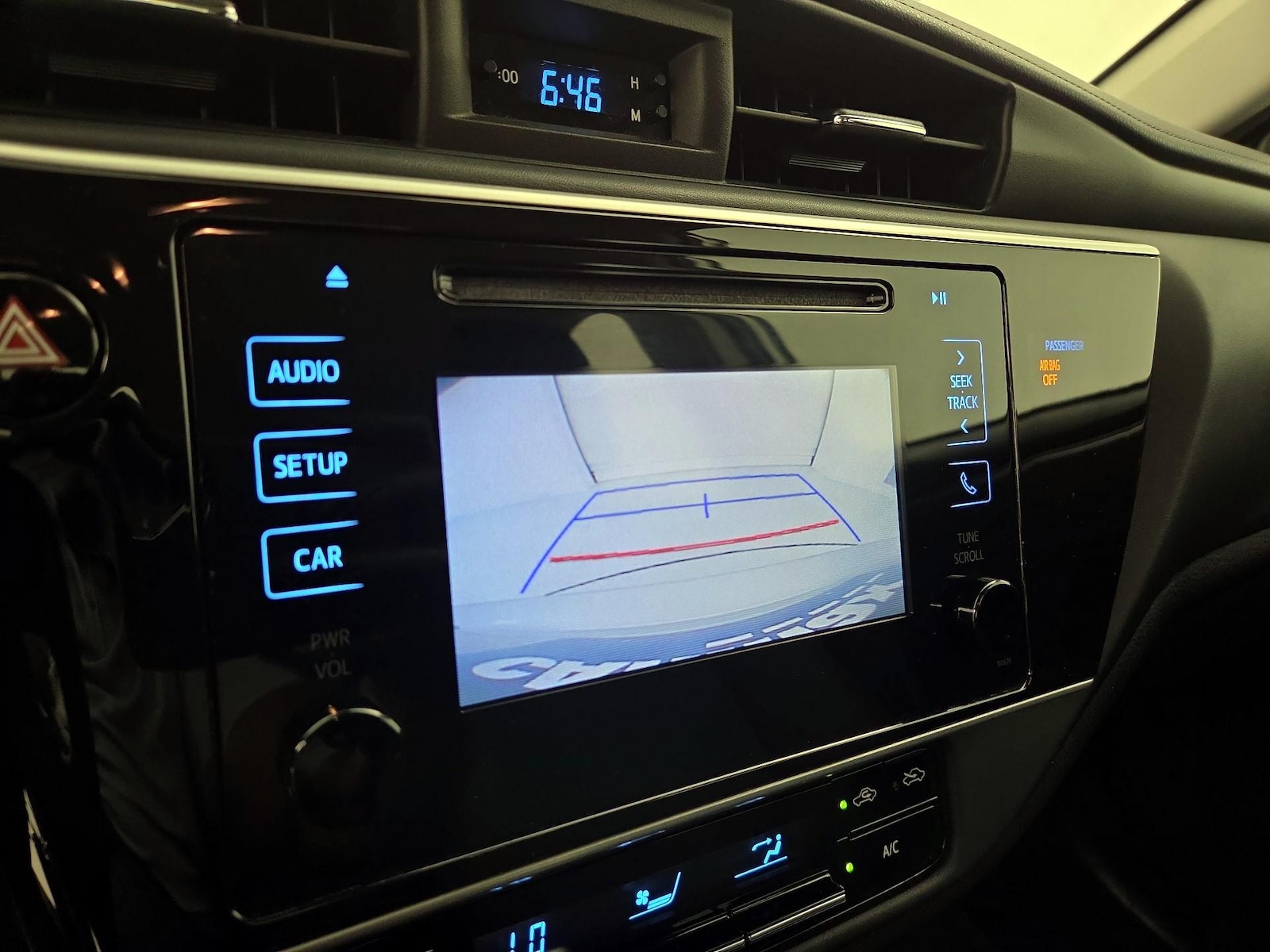 2019 Toyota Corolla LE - Photo 15