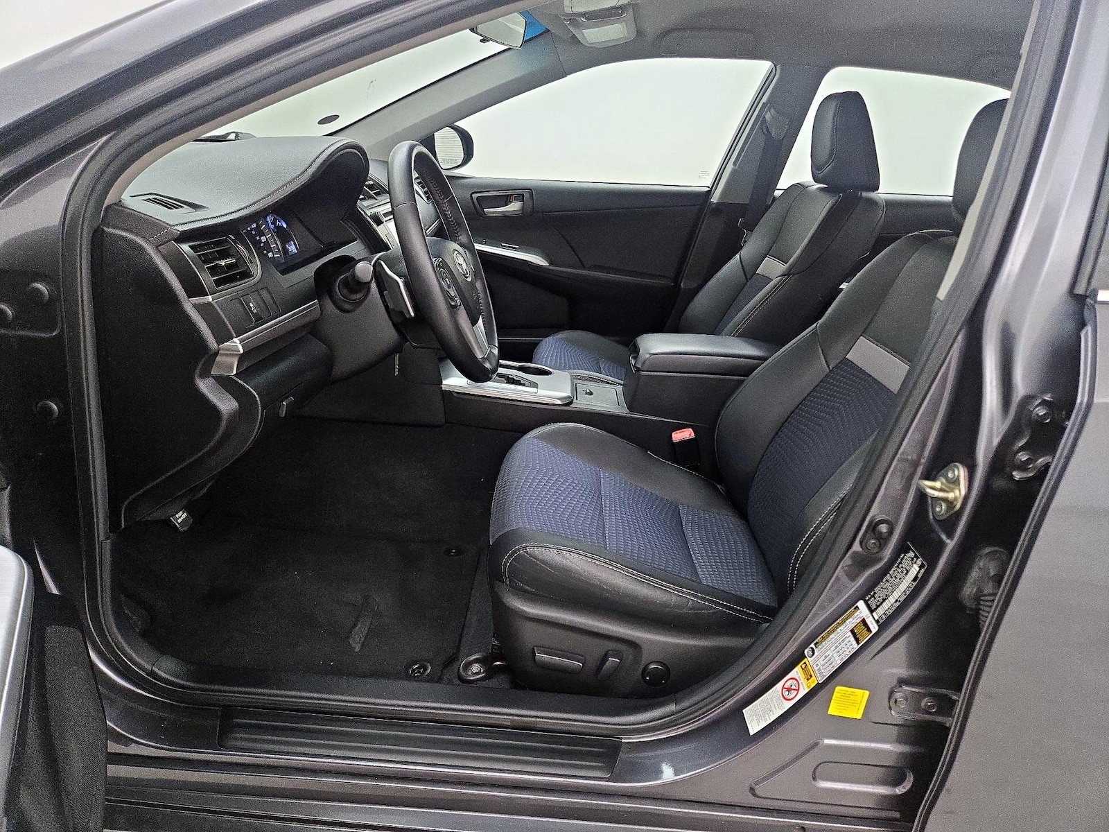Power Seat(s) & Side Airbags