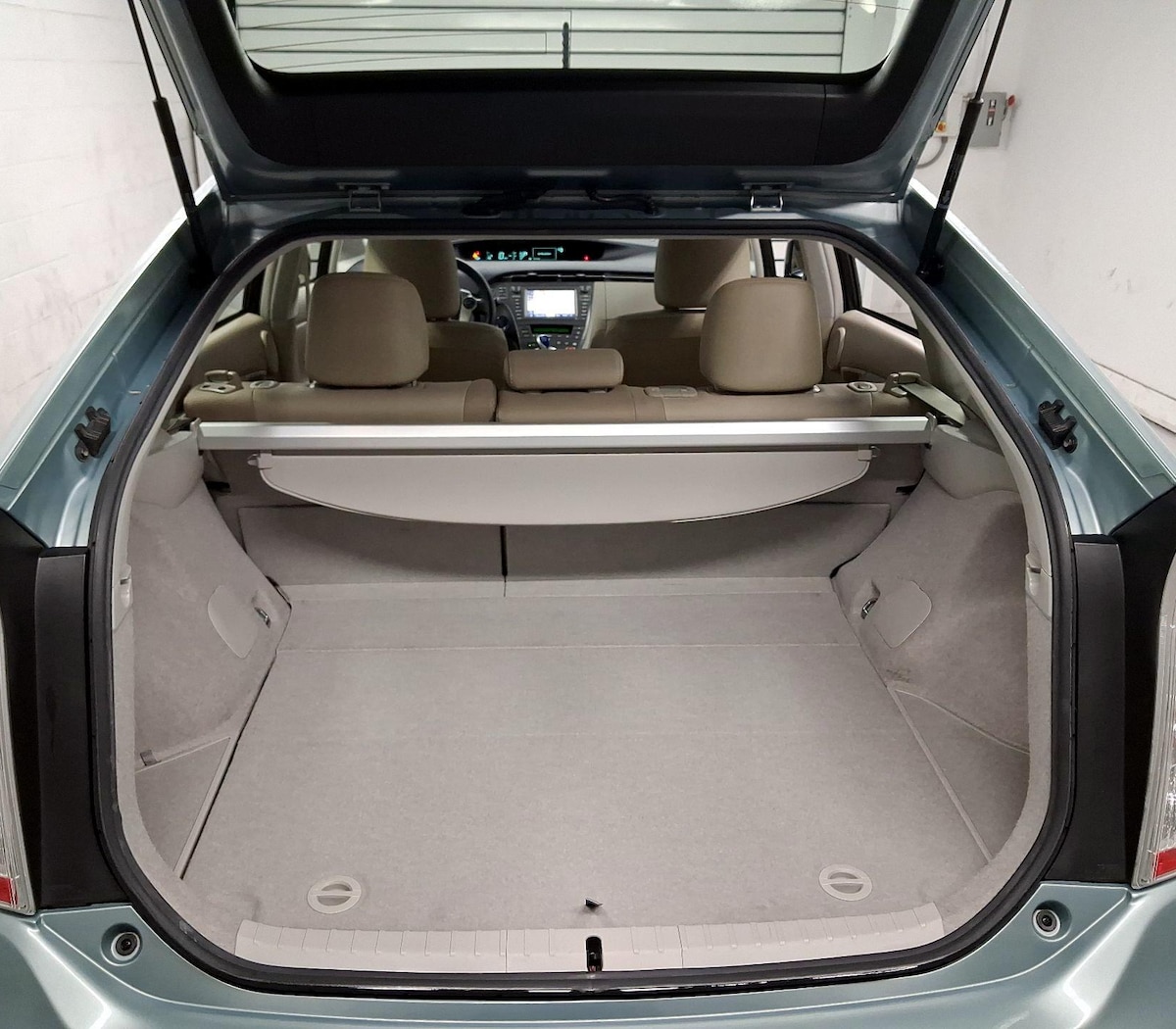 Trunk/Cargo (Seats Up)
