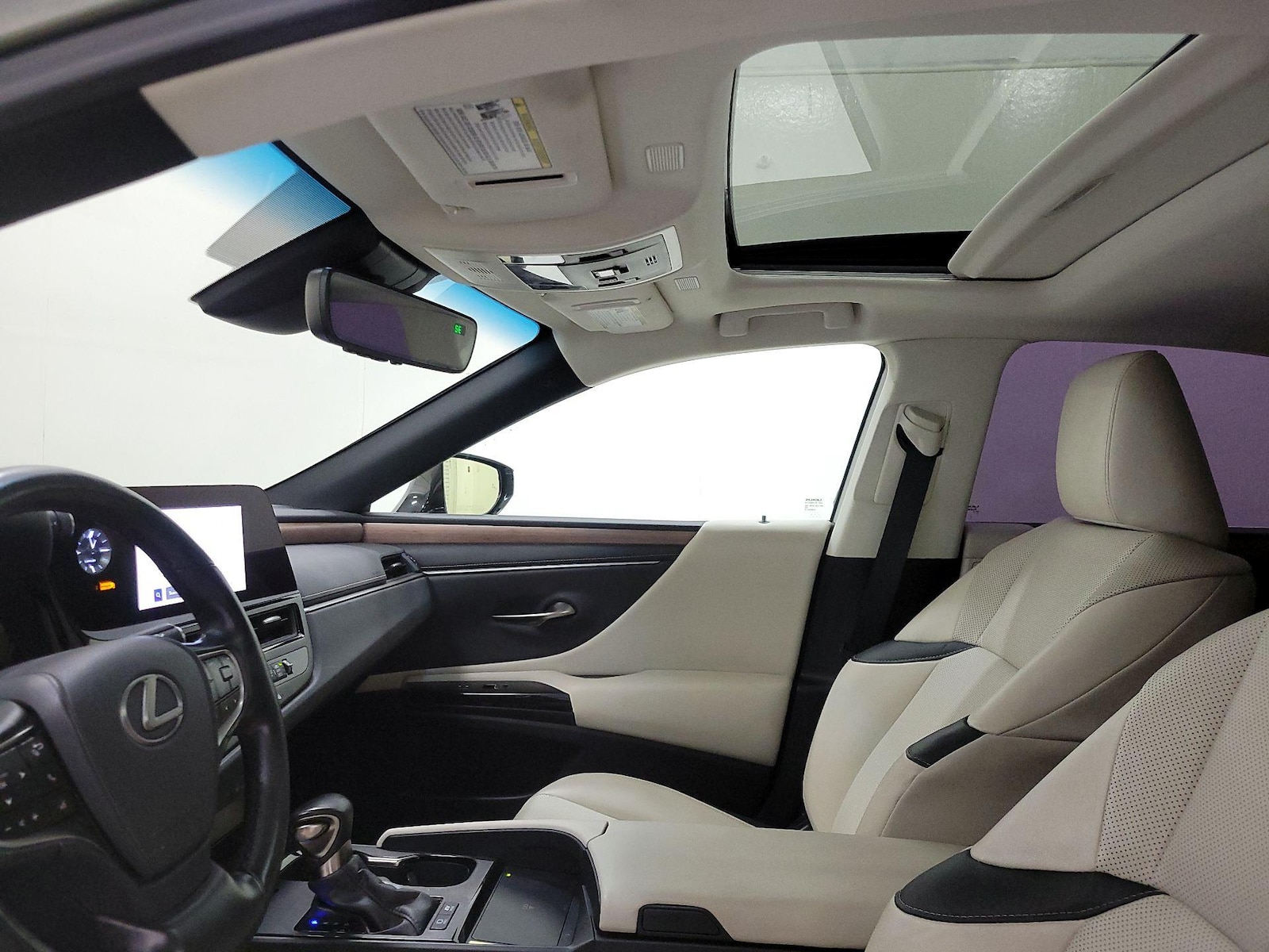 Sunroof(s) & Overhead Airbags