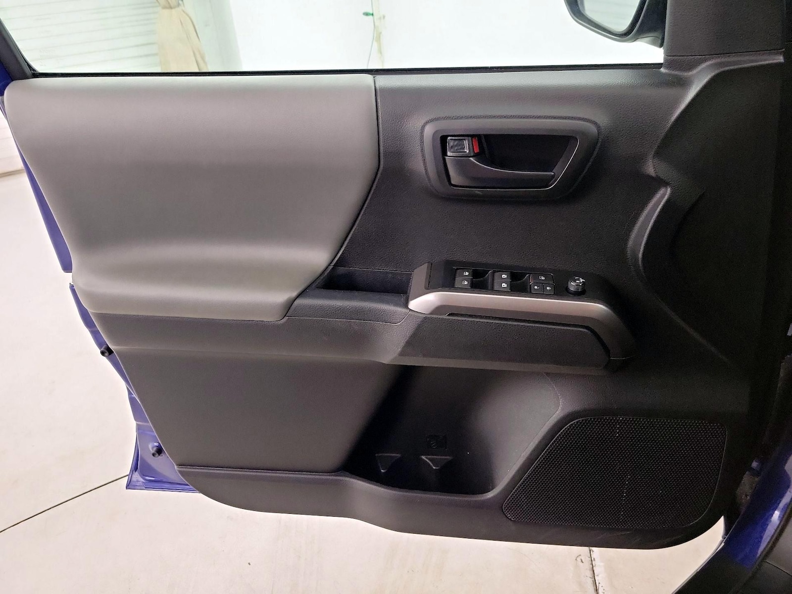 2023 Toyota Tacoma SR5 - Photo 13