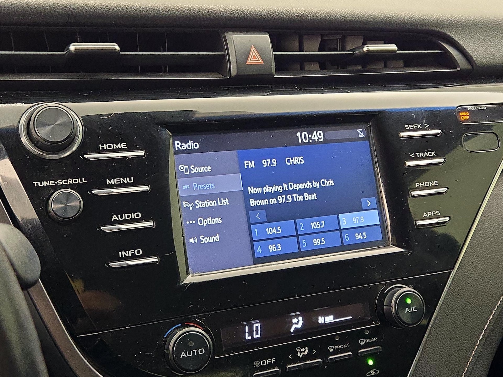 2018 Toyota Camry SE - Photo 14