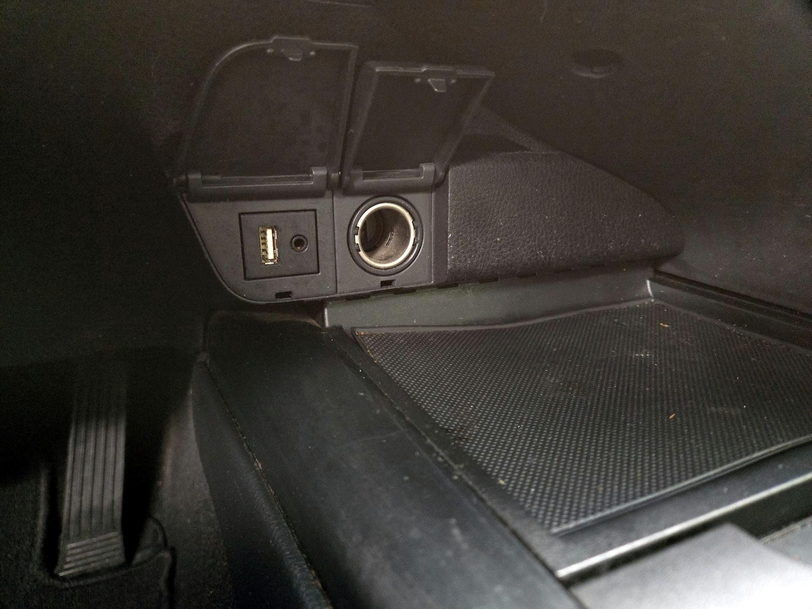 2018 Toyota Camry SE - Photo 17