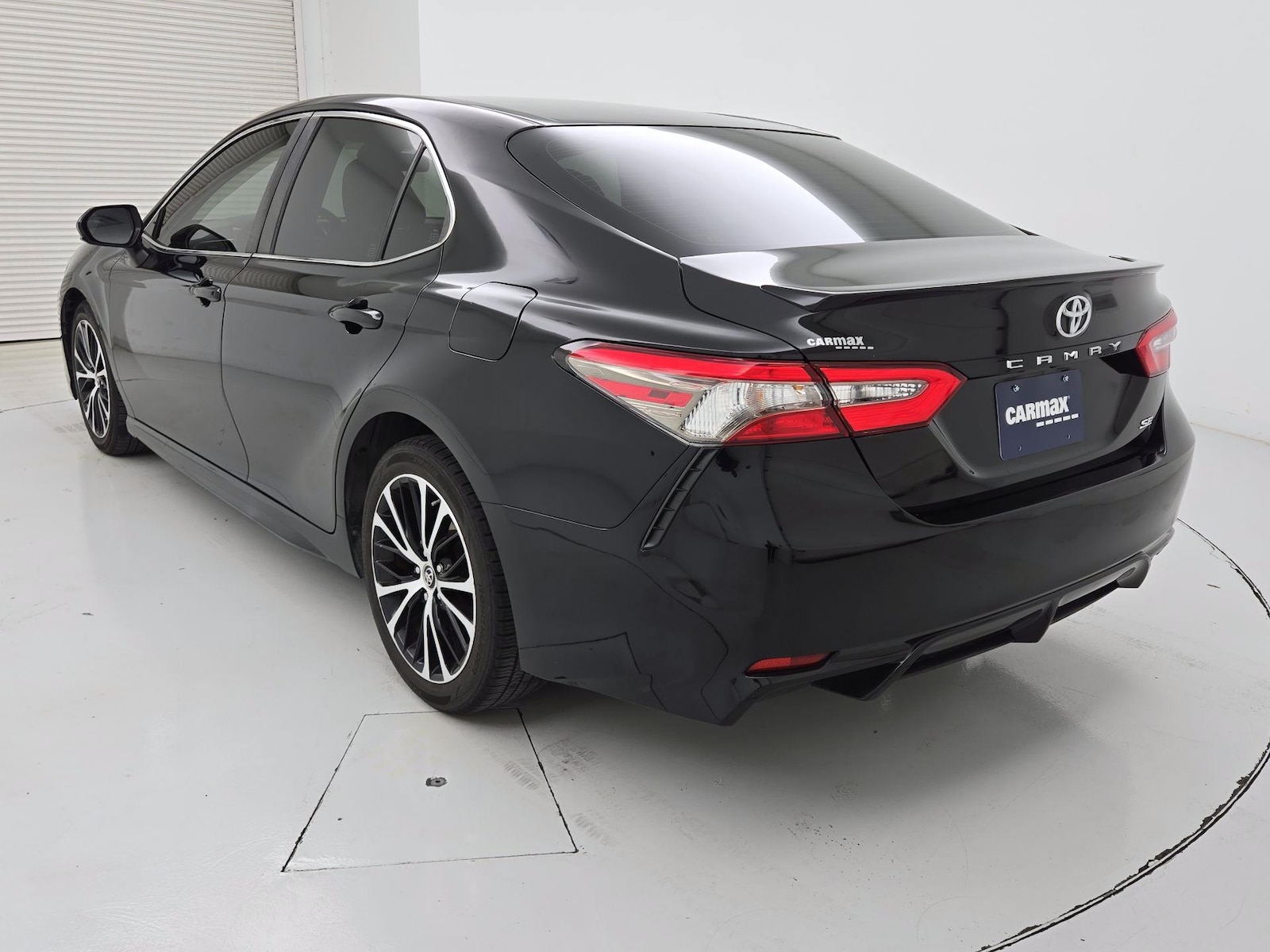 2018 Toyota Camry SE - Photo 7