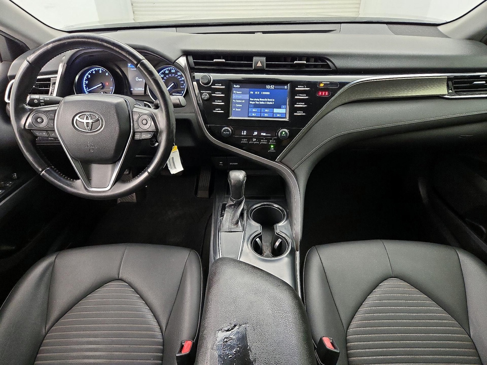 2018 Toyota Camry SE - Photo 8