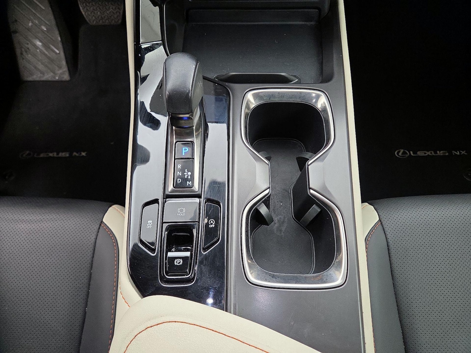 2024 Lexus NX 250 - Photo 18