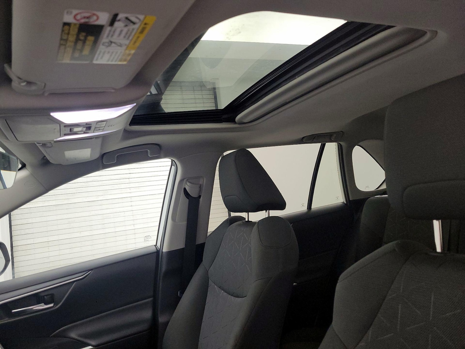 2022 Toyota RAV4 XLE - Photo 20