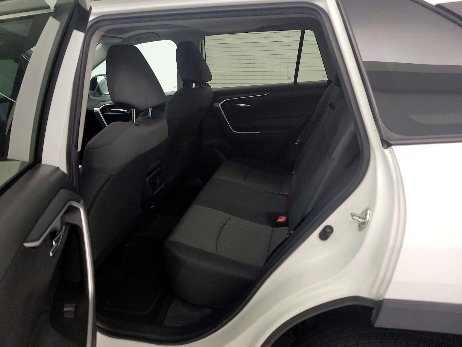 2022 Toyota RAV4 XLE - Photo 21