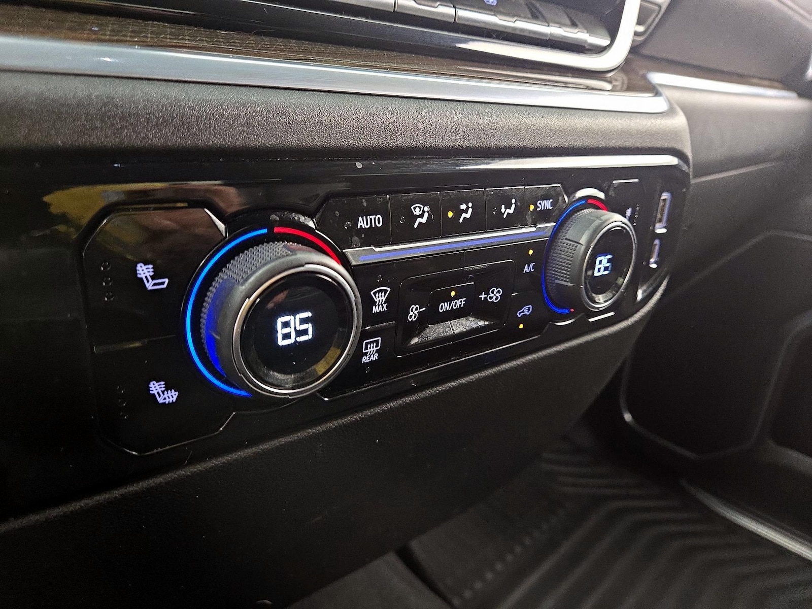 2022 Chevrolet Silverado 1500 LT - Photo 17