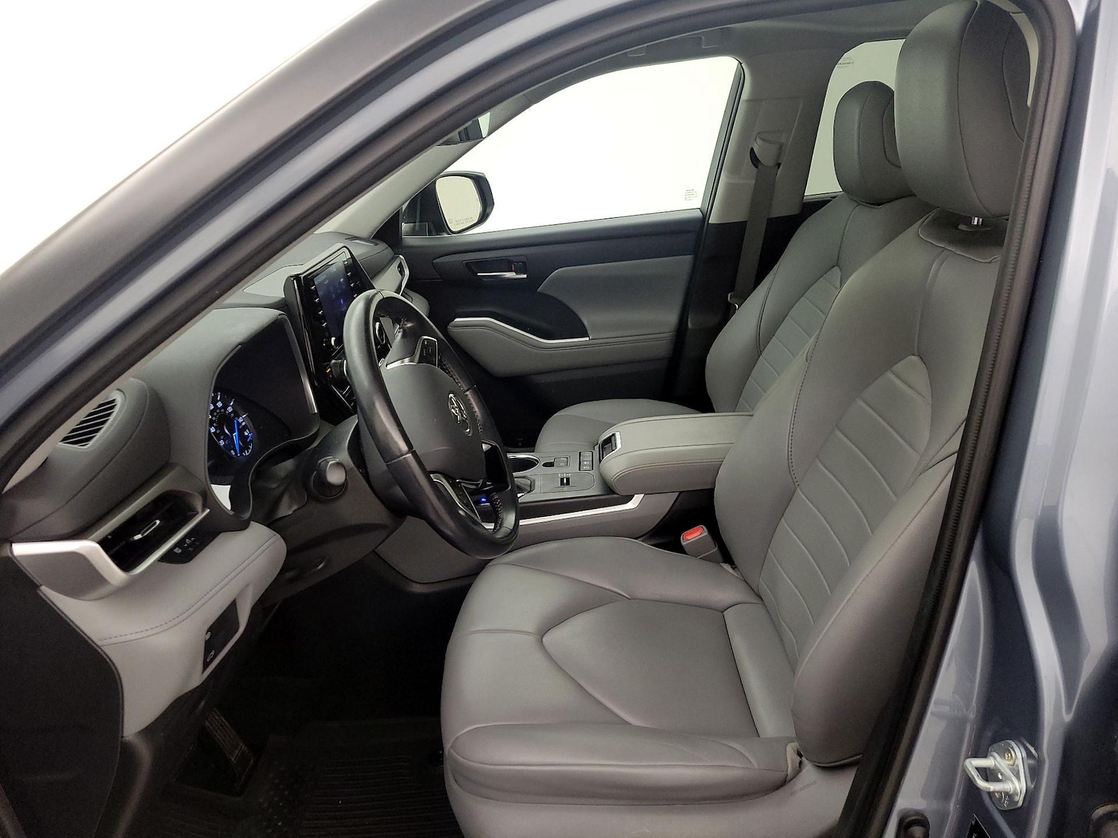 2021 Toyota Highlander XLE - Photo 12