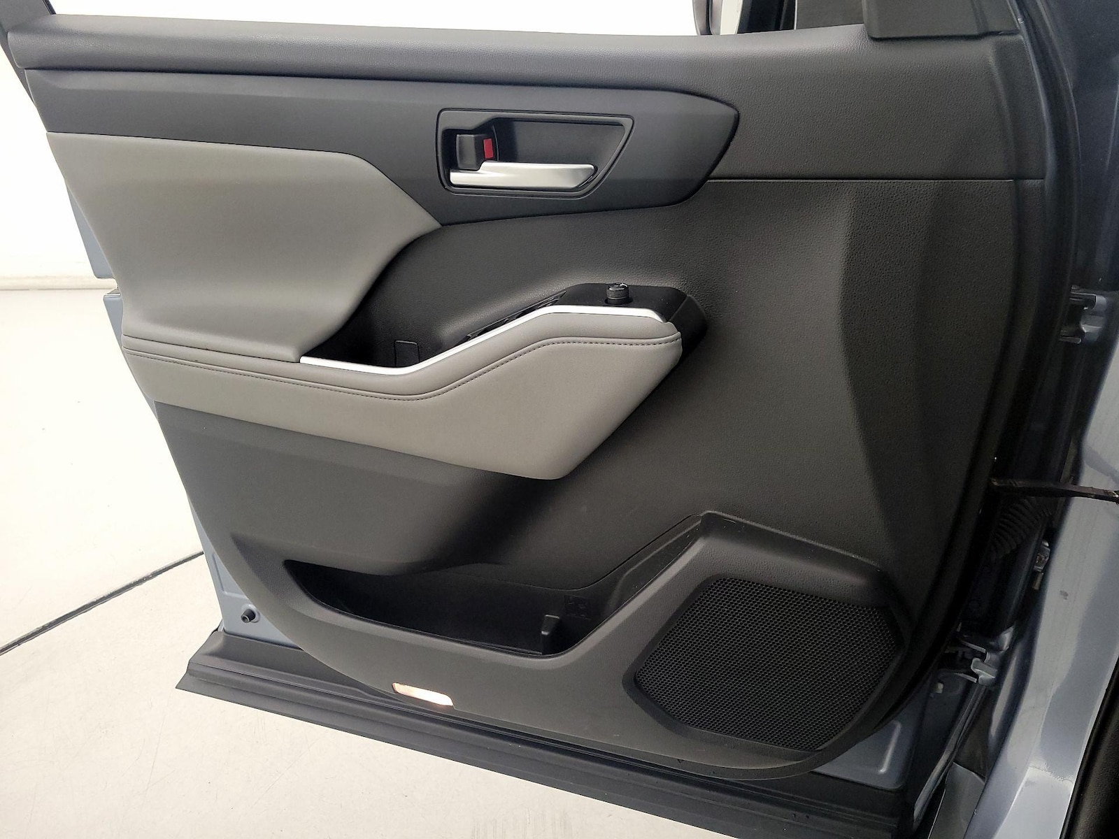 2021 Toyota Highlander XLE - Photo 13