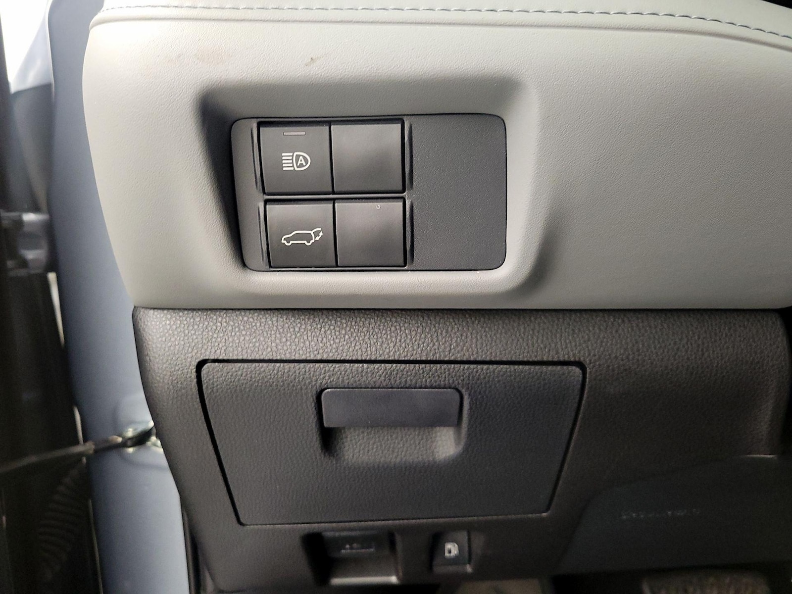 2021 Toyota Highlander XLE - Photo 14